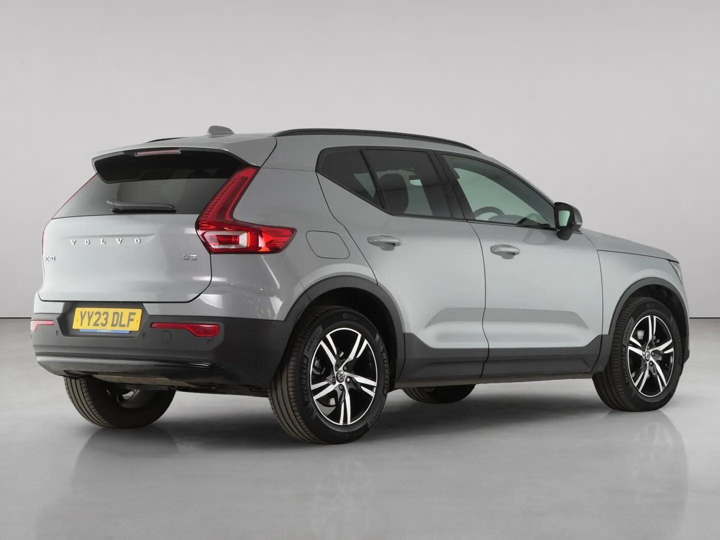 Volvo XC40 view 12