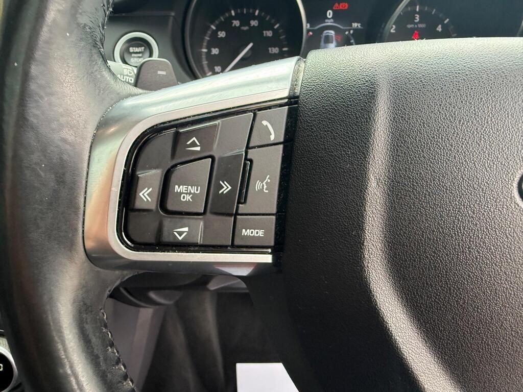 Land Rover Discovery Sport view 29