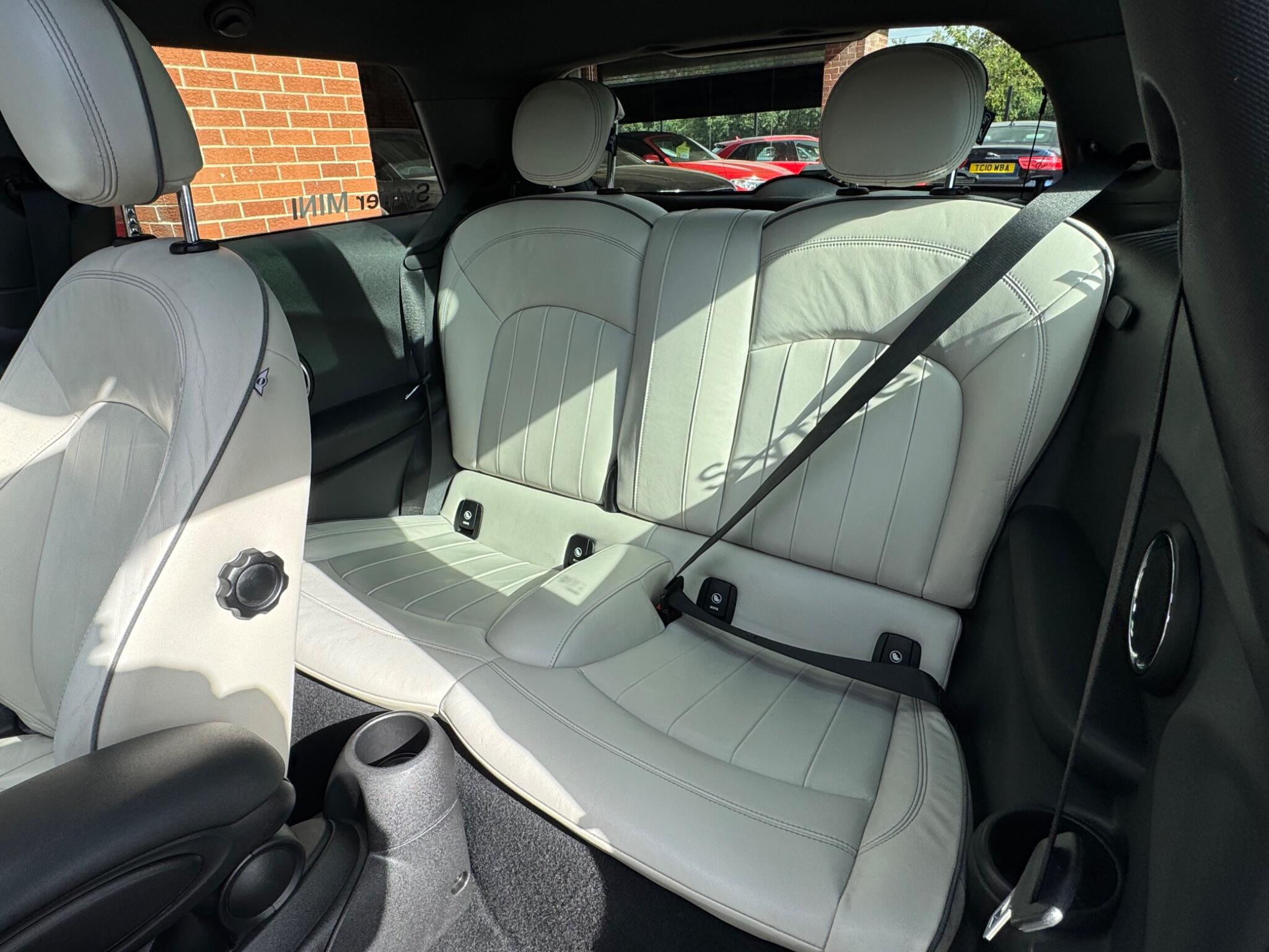 Mini Hatch view 10