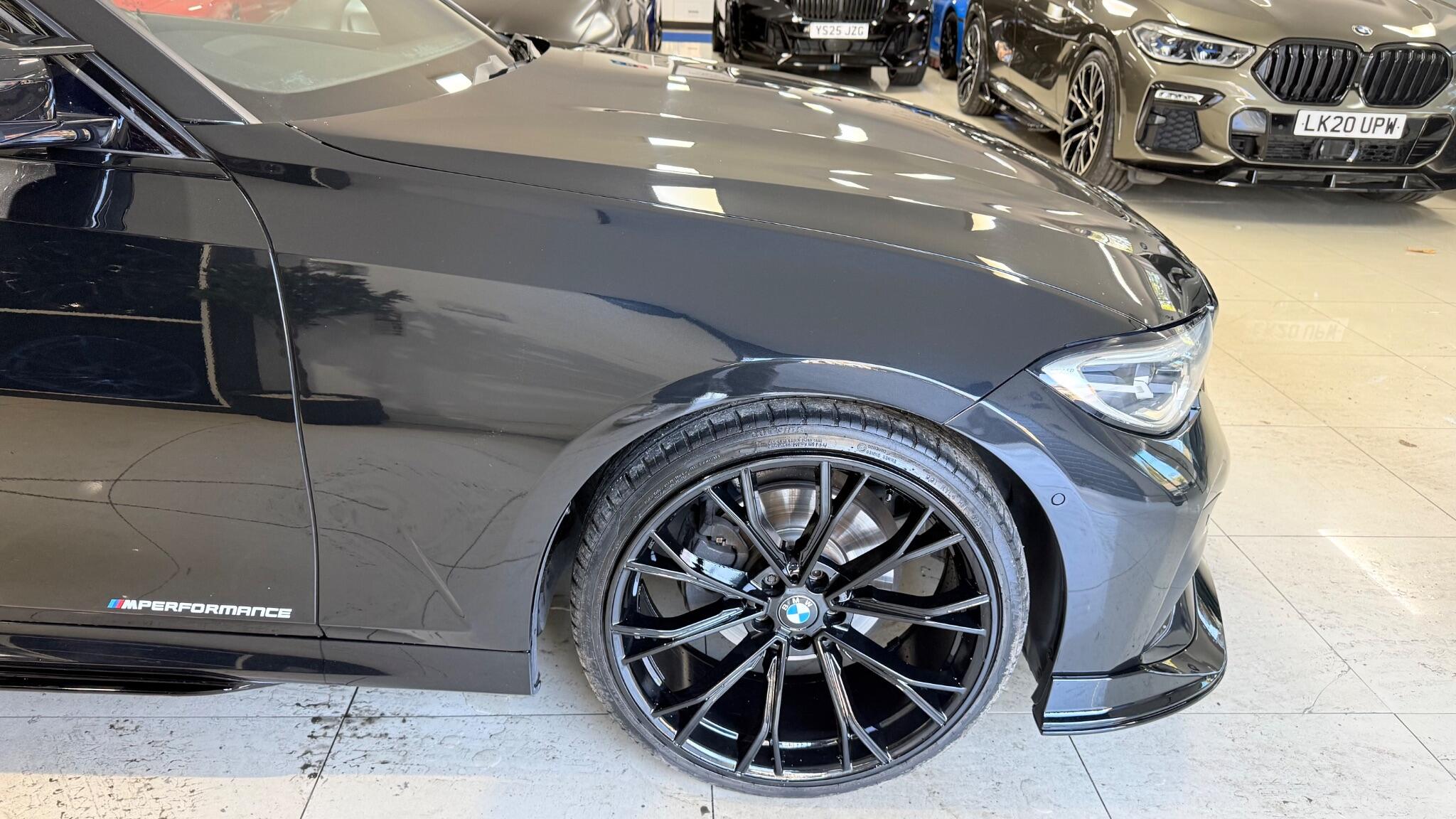 BMW 3 Series view 41