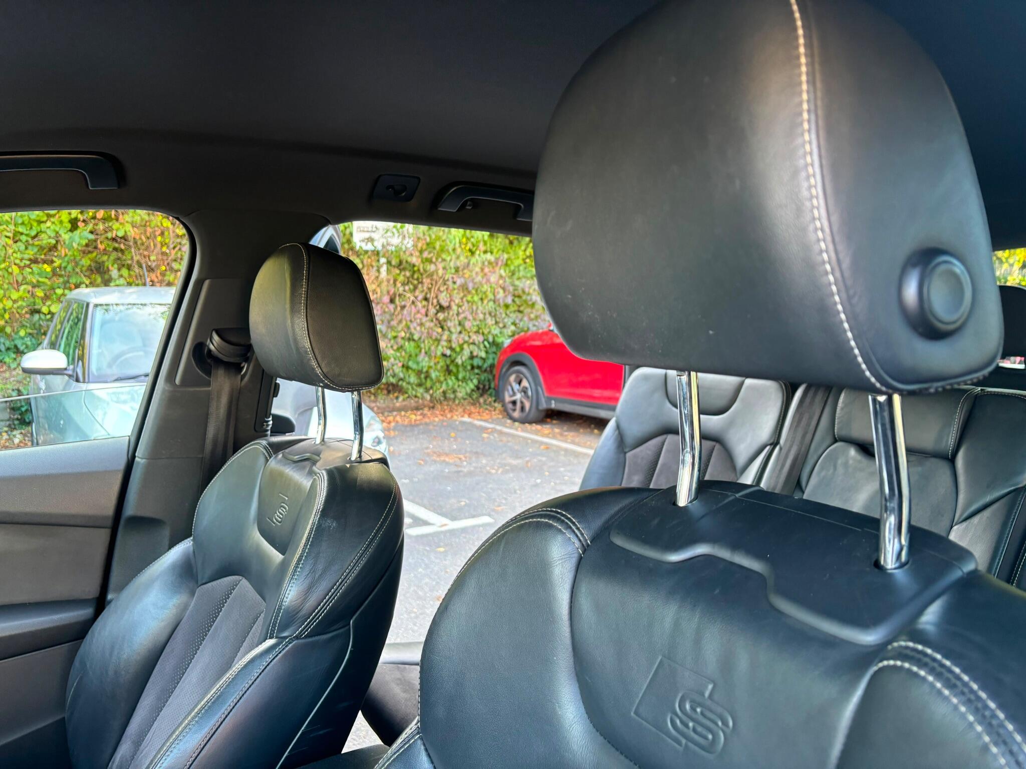 Audi Q7 view 16
