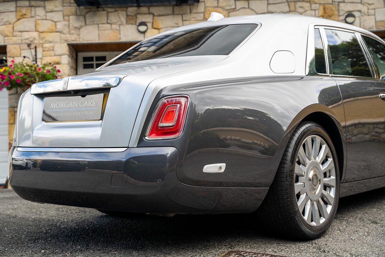 Rolls-Royce Phantom view 20