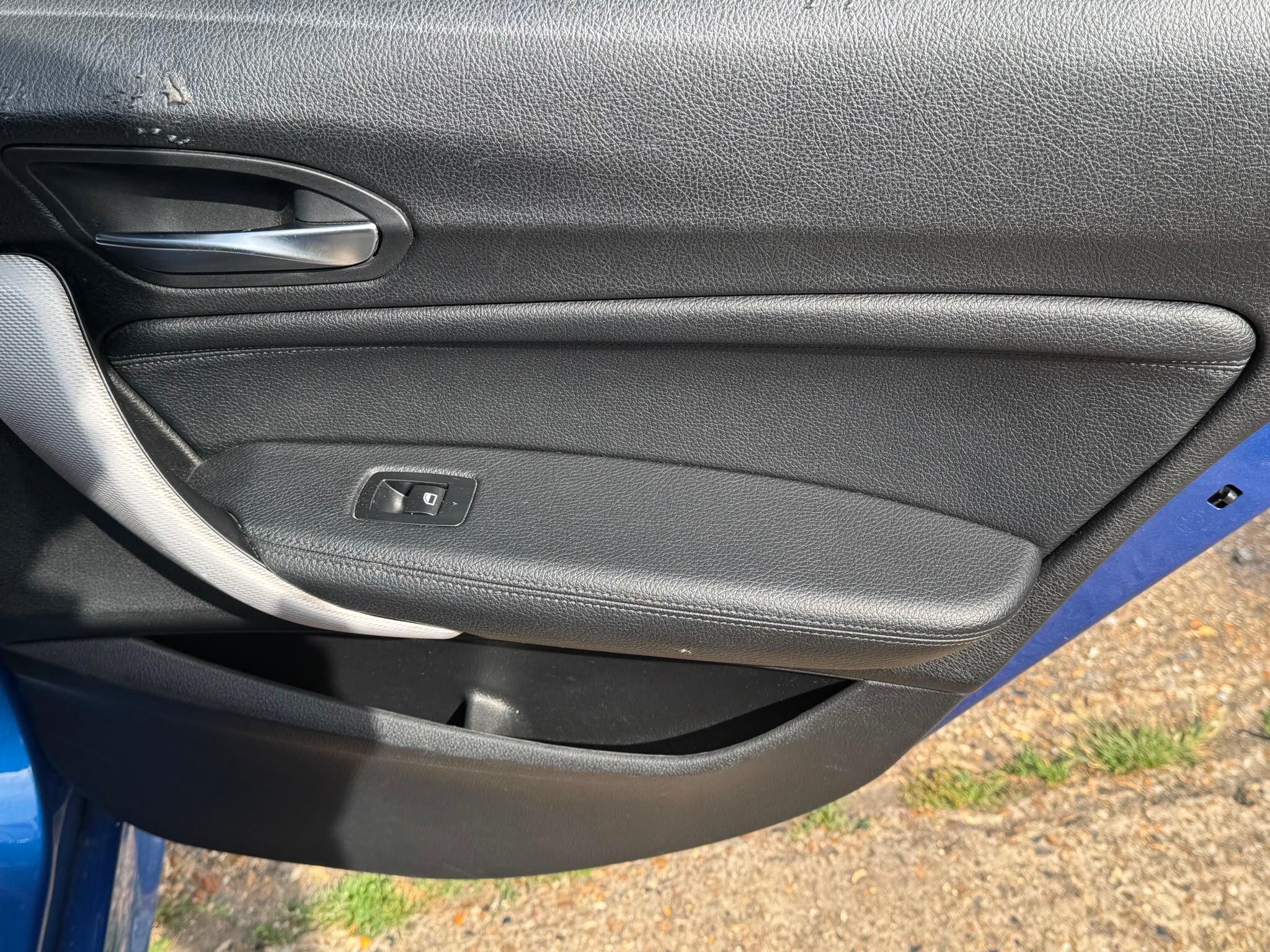 BMW 1 Series view 23