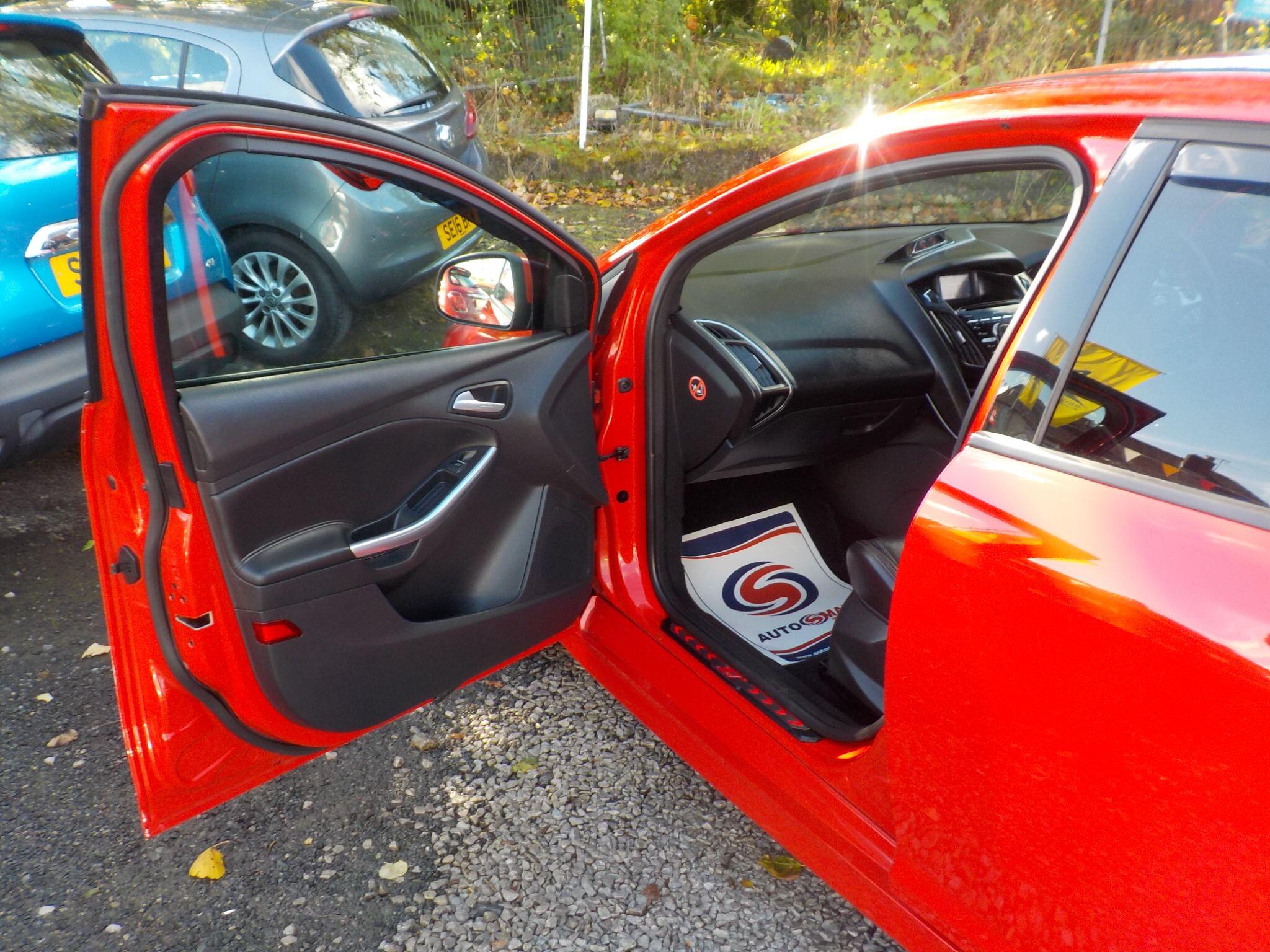 Ford Focus 2.0T EcoBoost ST-2 Euro 5 (s/s) 5dr
