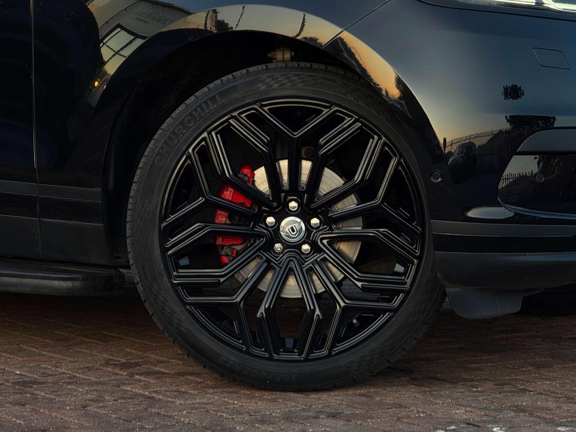 Land Rover Range Rover Velar view 19