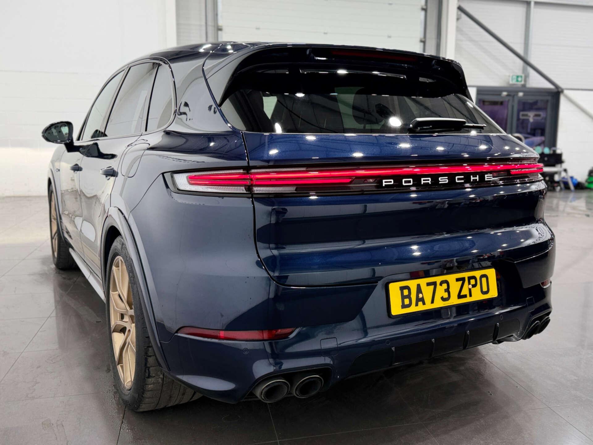 Porsche Cayenne view 8