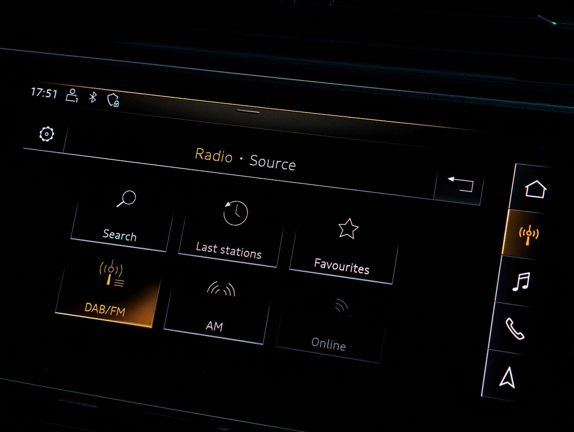 Audi Q7 view 45