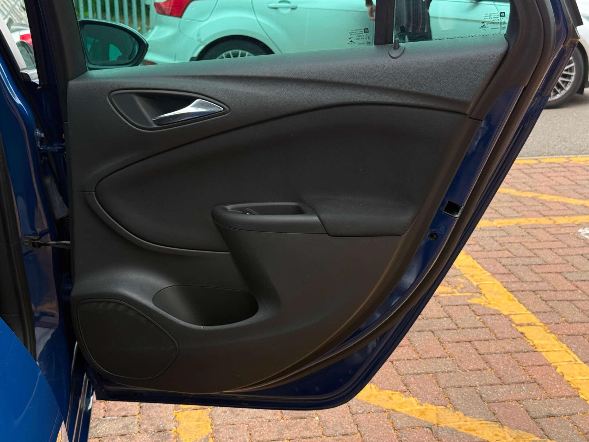 Vauxhall Astra view 30
