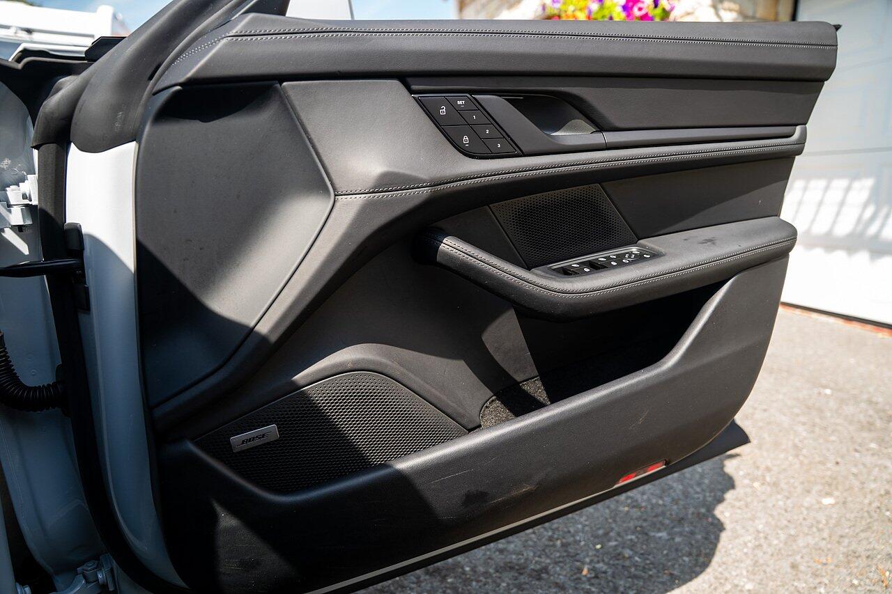 Porsche Taycan view 51