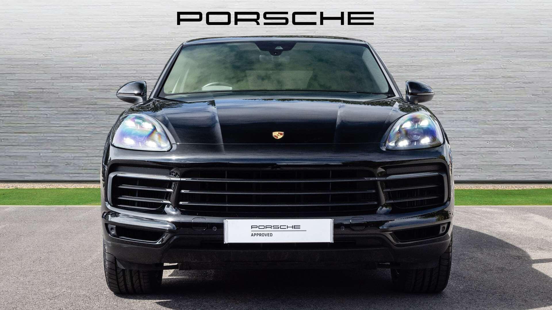 Porsche Cayenne view 9