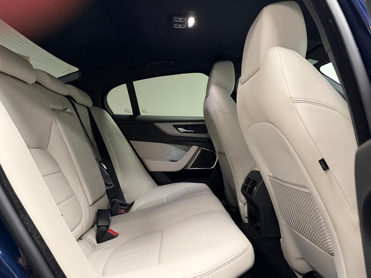 Jaguar Xe view 26