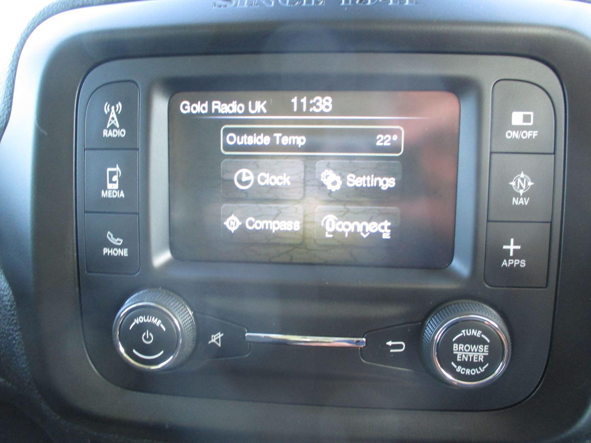 Jeep Renegade view 41