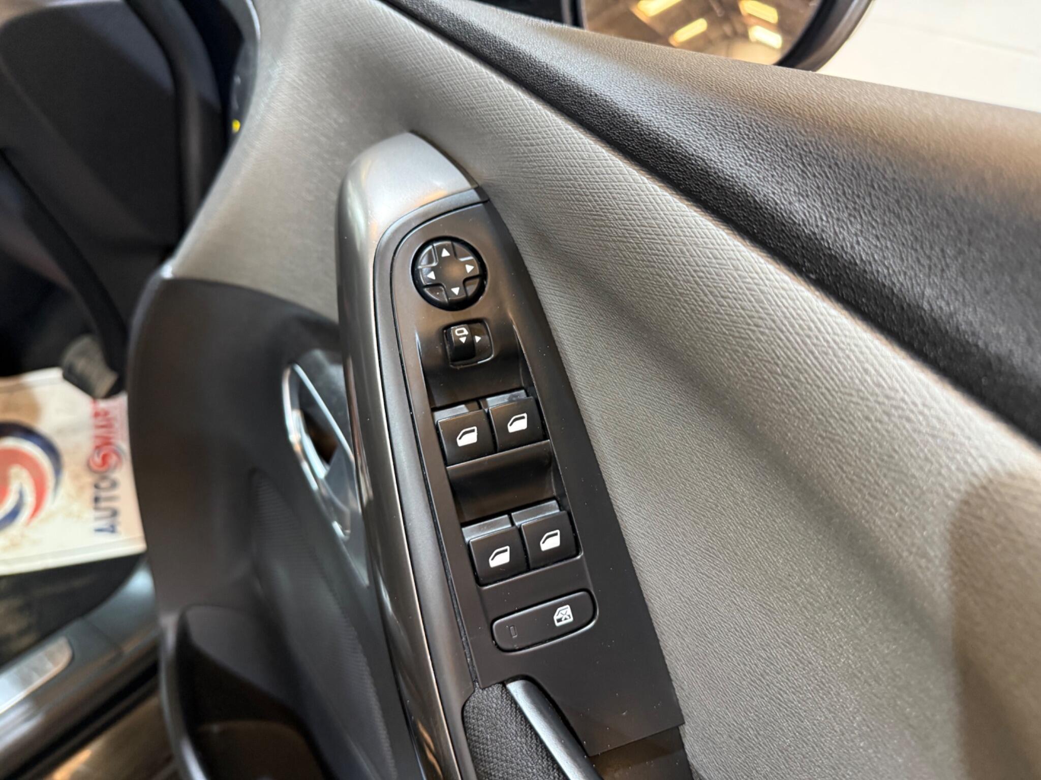 Citroen Grand C4 Picasso view 35