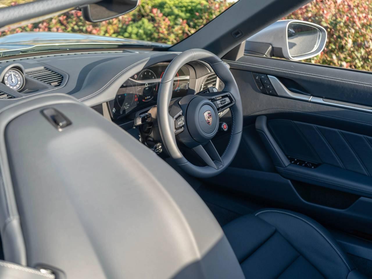 Porsche 911 view 47