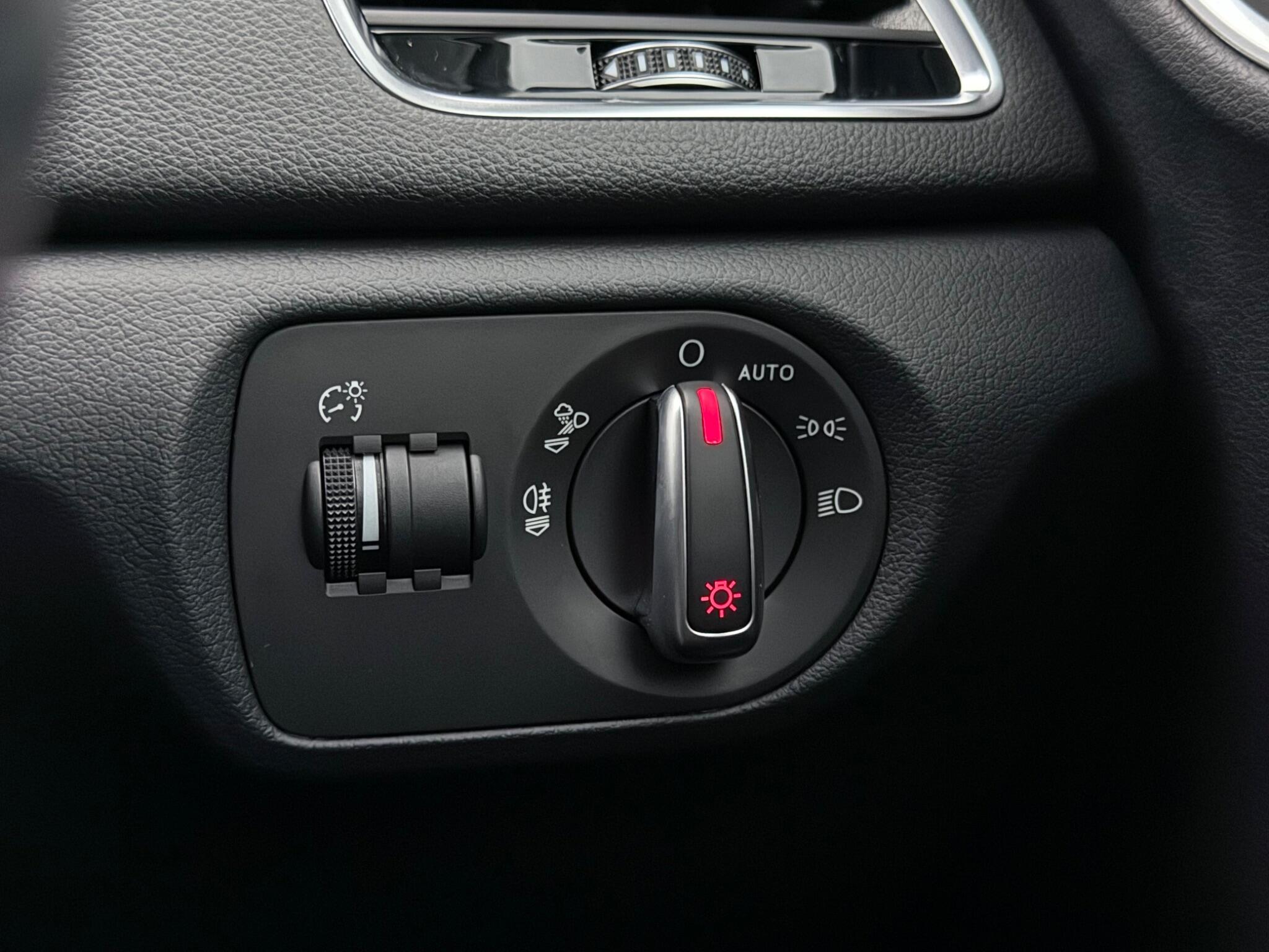 Audi Q3 view 22