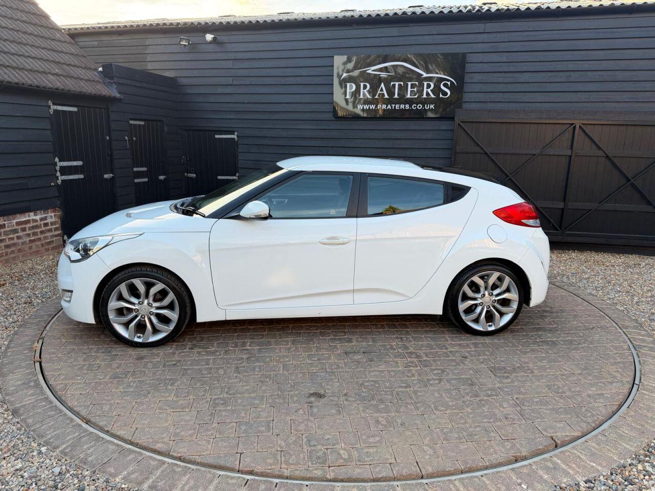 Hyundai Veloster view 6