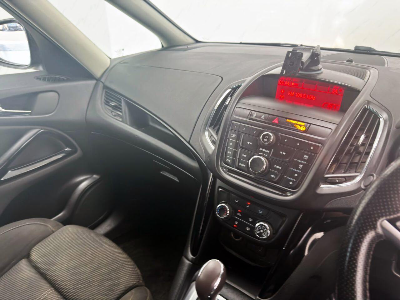 Vauxhall Zafira Tourer view 15