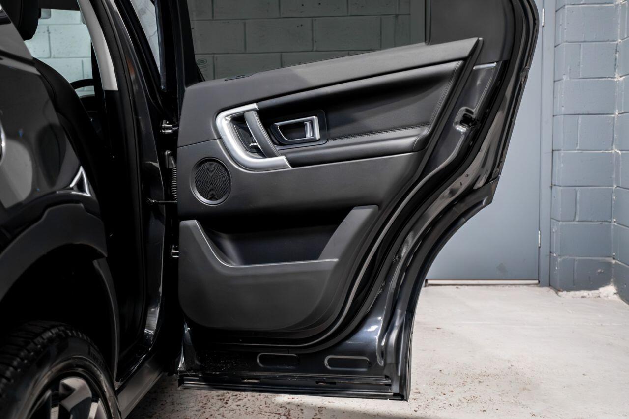 Land Rover Discovery Sport view 21