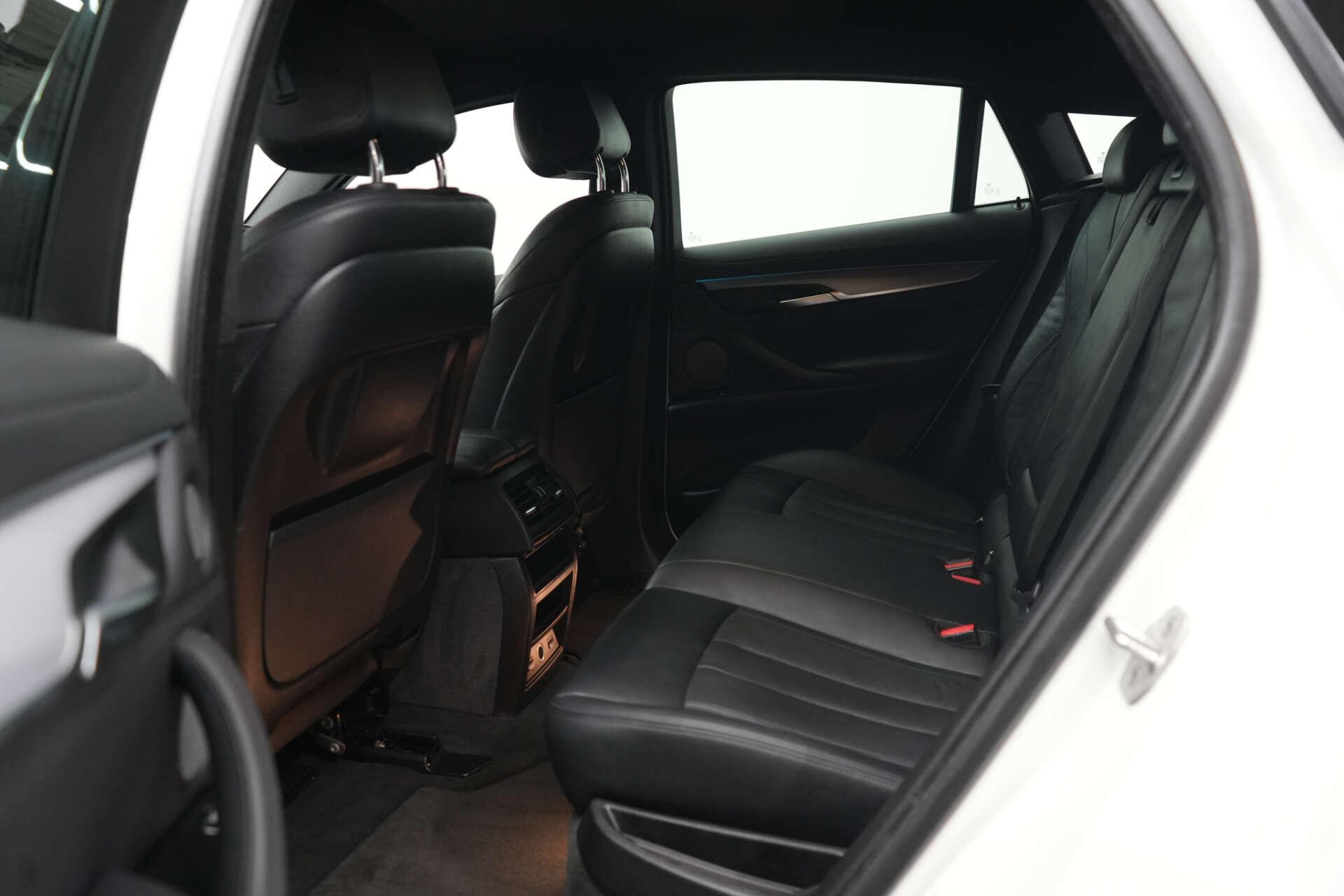 BMW X6 view 26