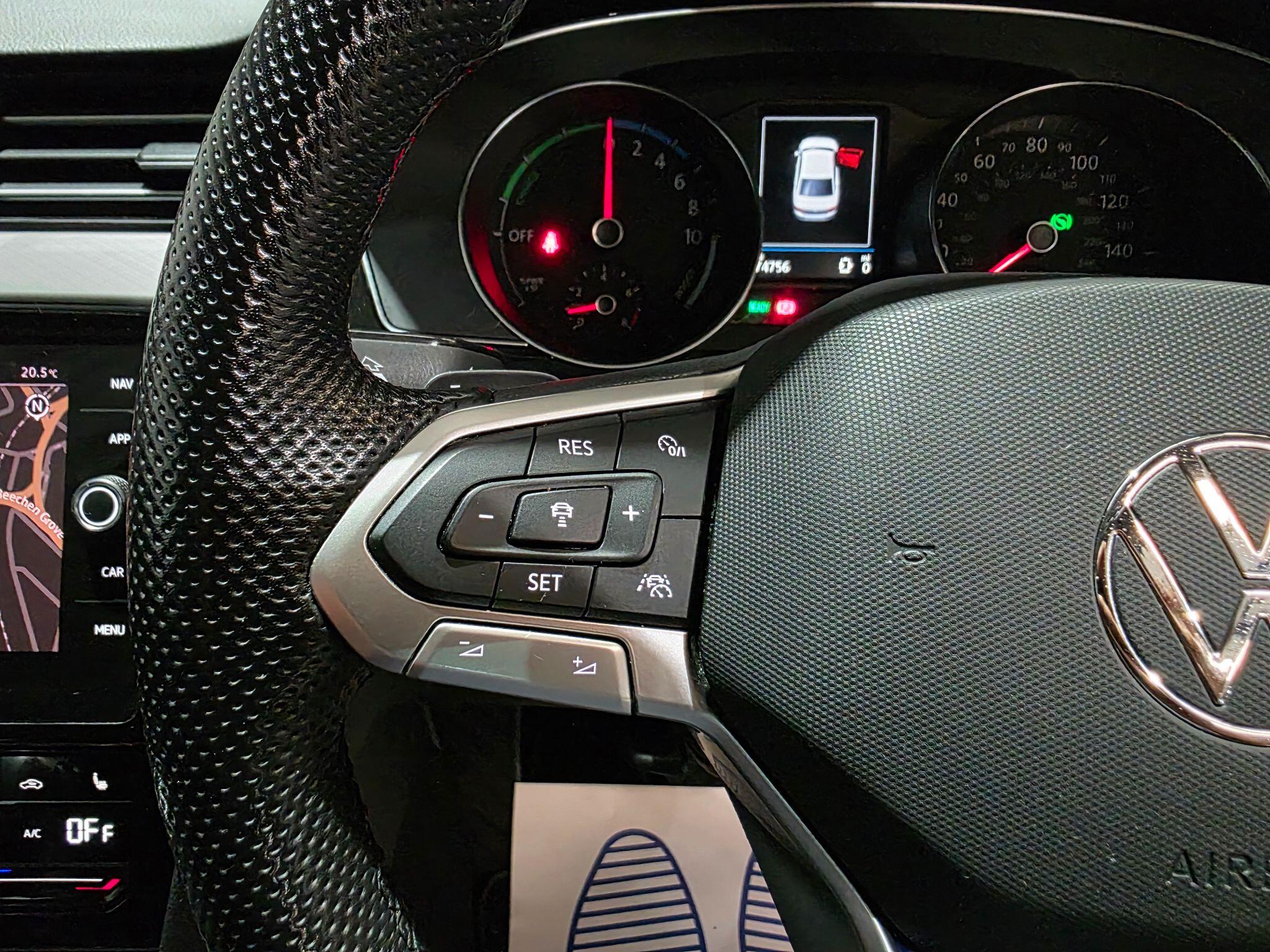 Volkswagen Passat view 18