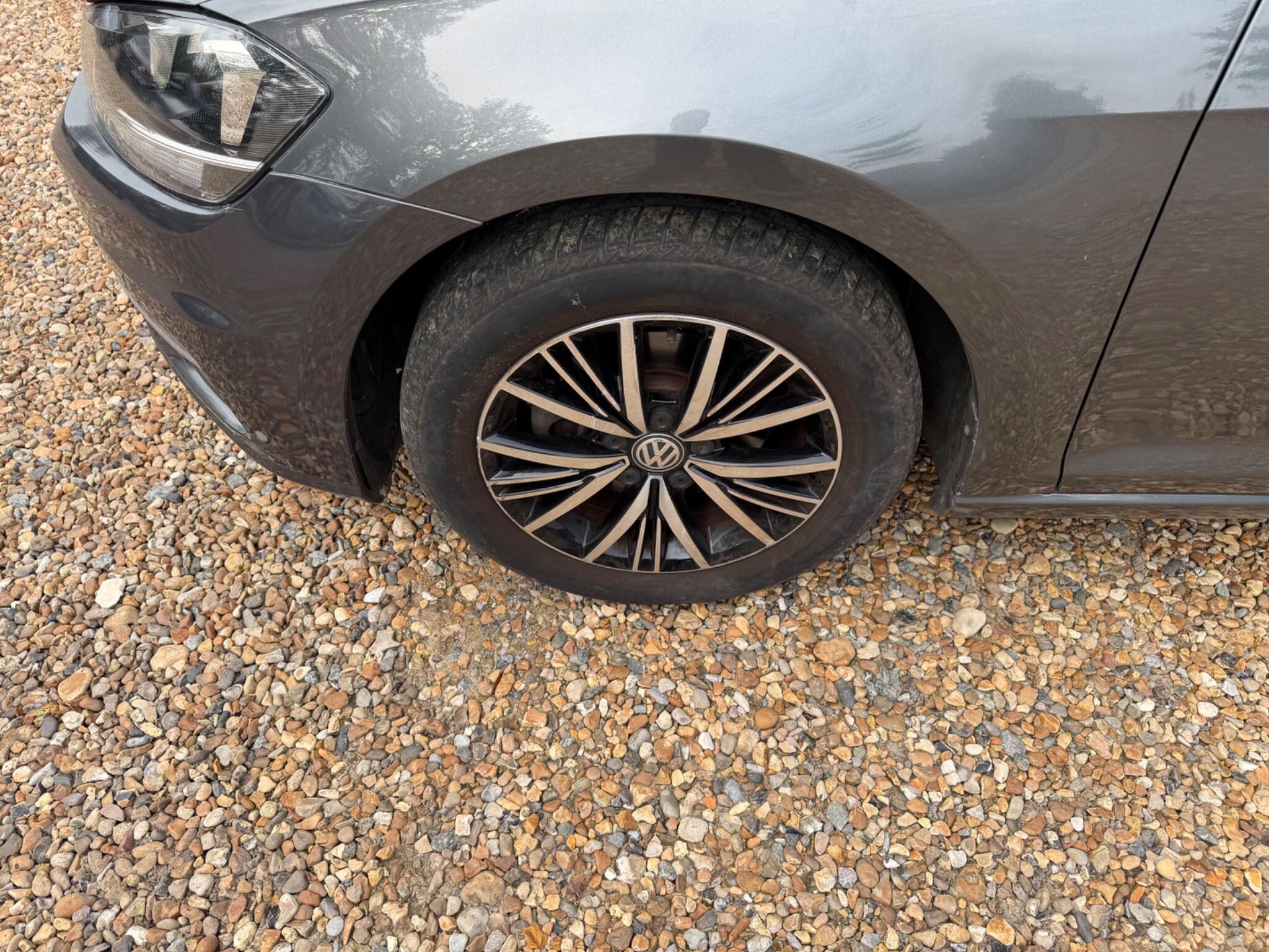 Volkswagen Golf view 25