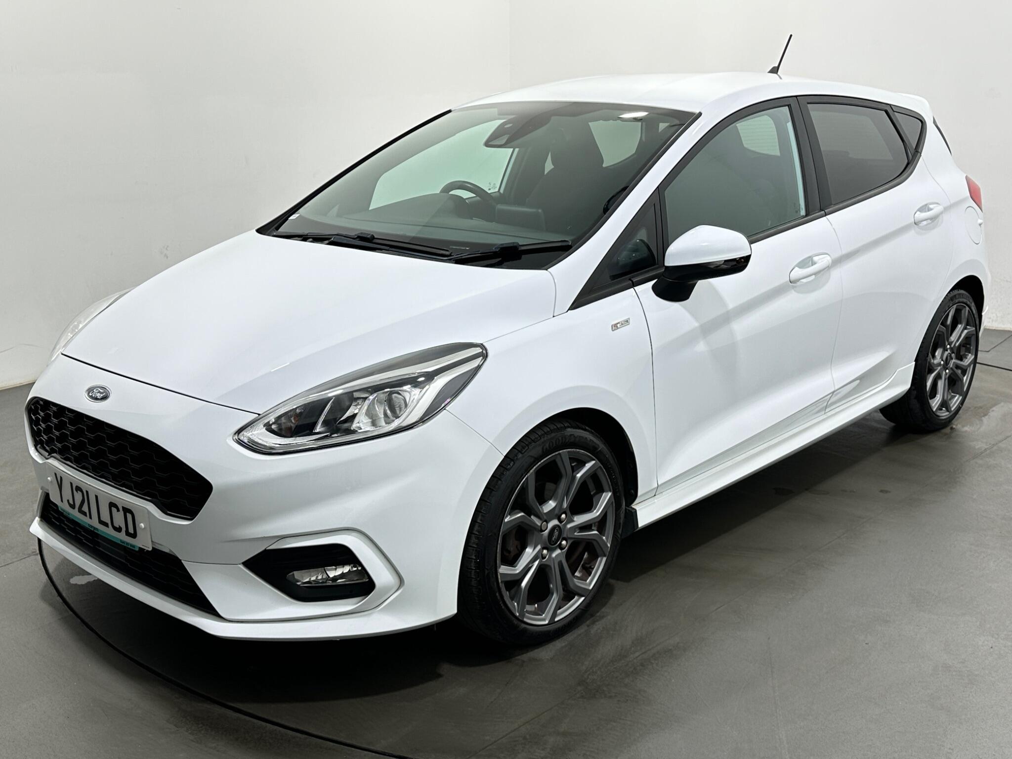 Ford Fiesta view 52
