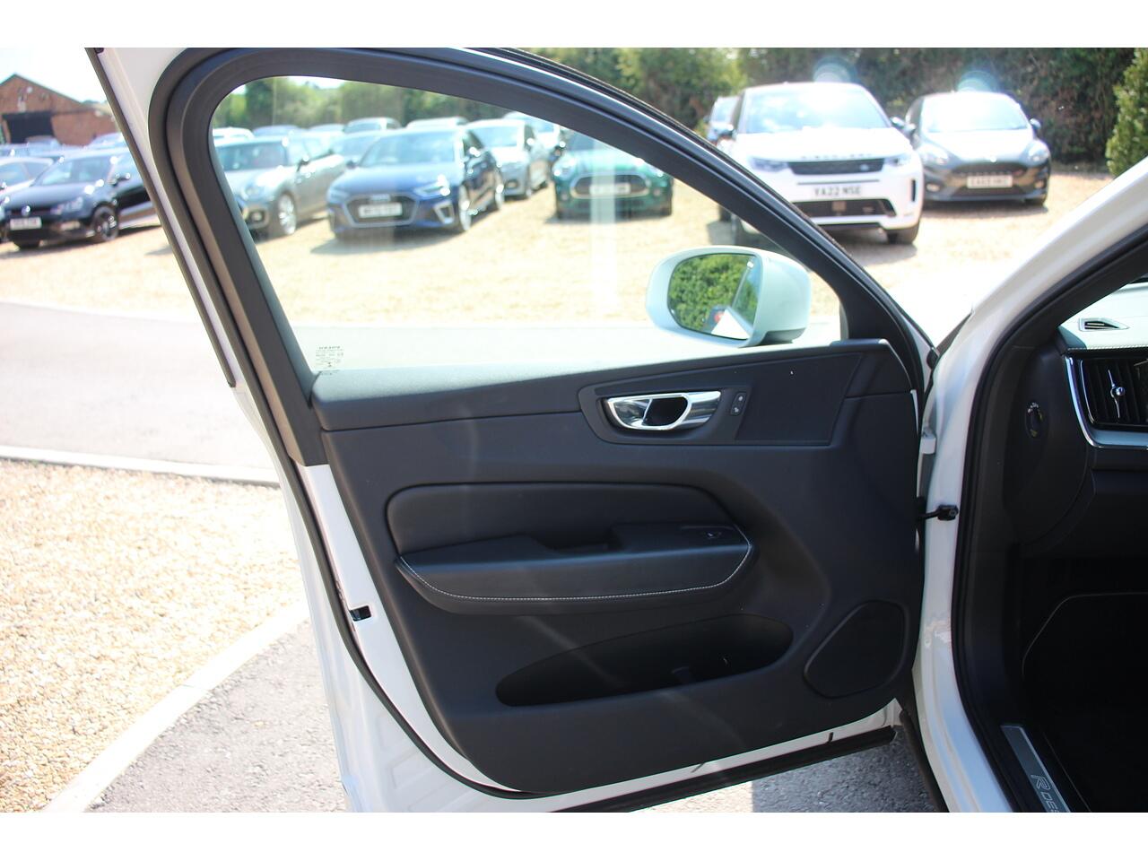 Volvo XC60 view 44