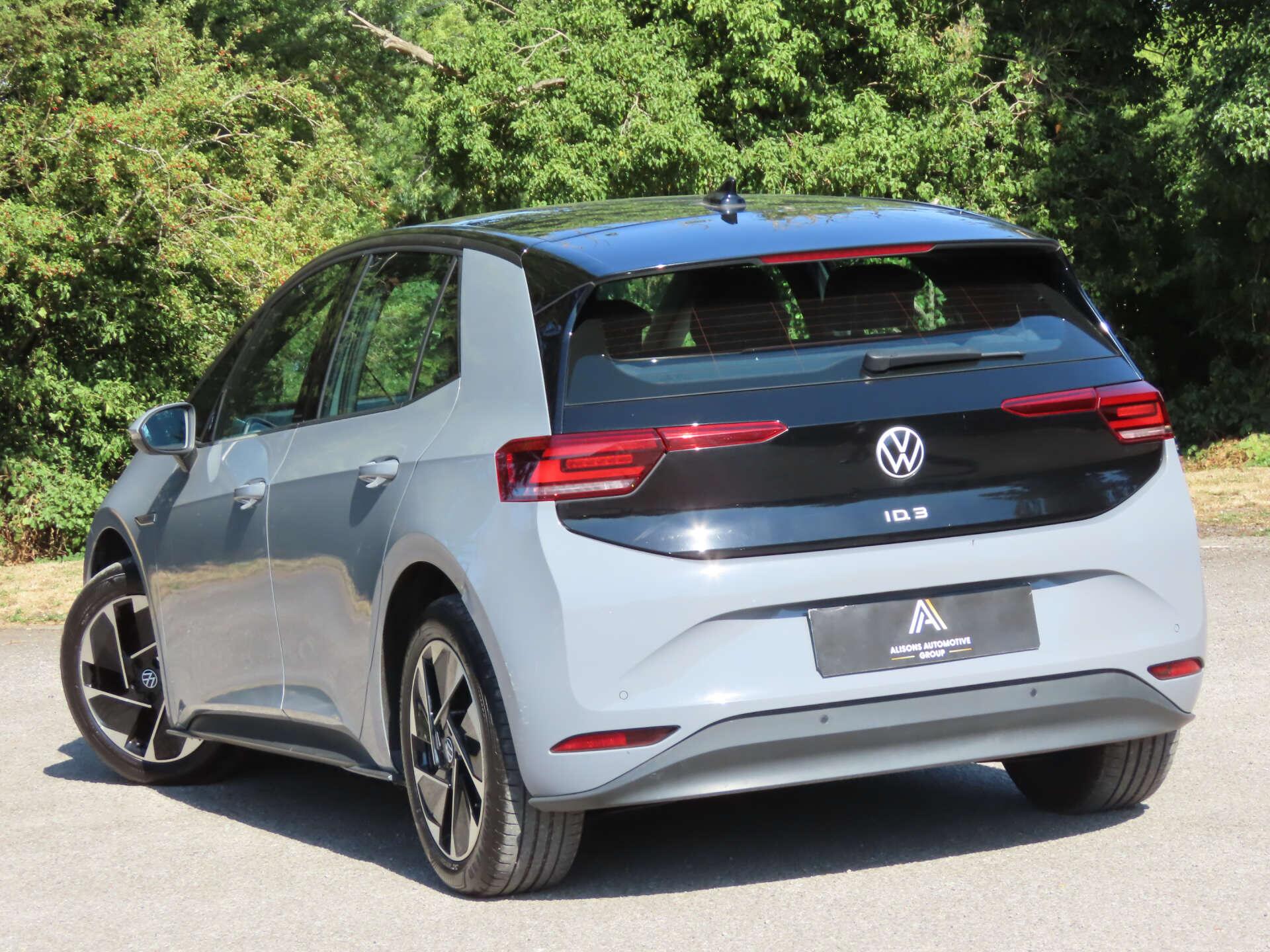 Volkswagen ID.3 view 6