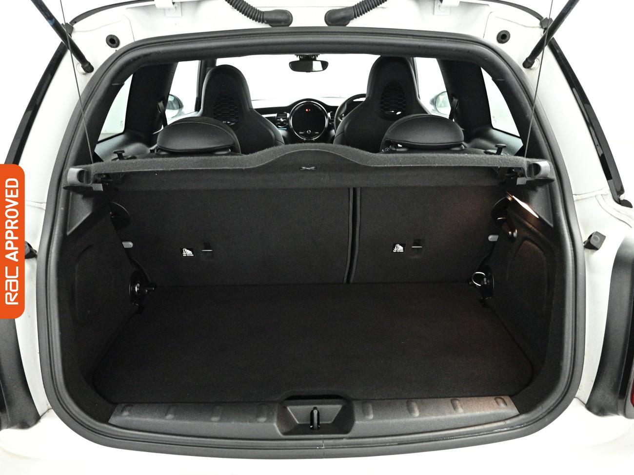 Mini Hatch view 13