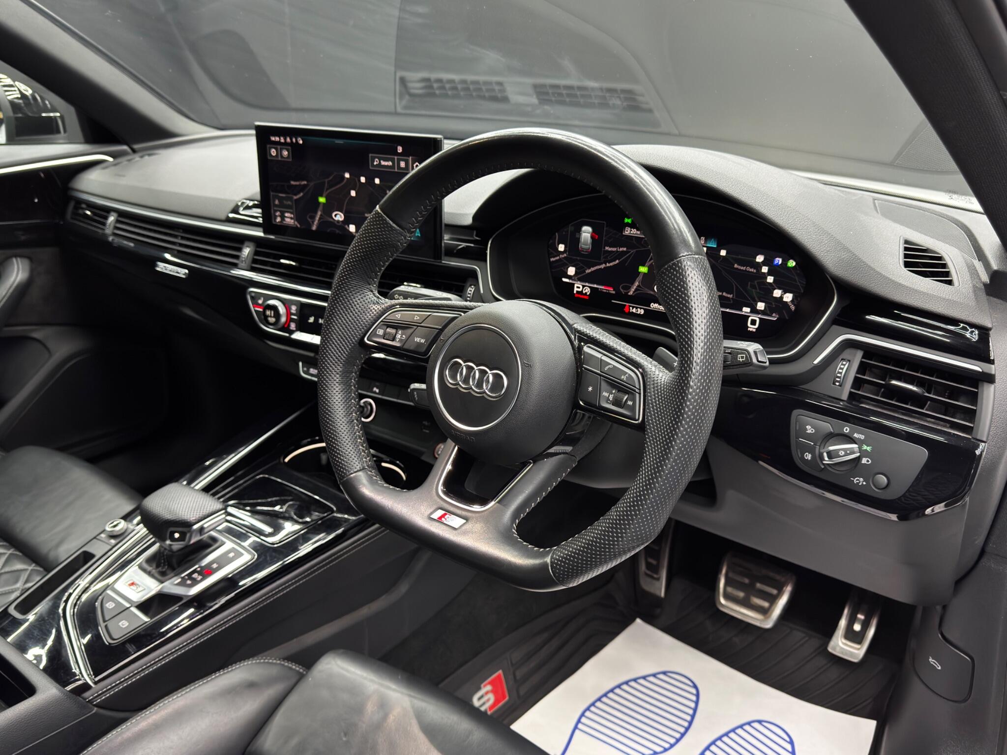 Audi S4 view 9
