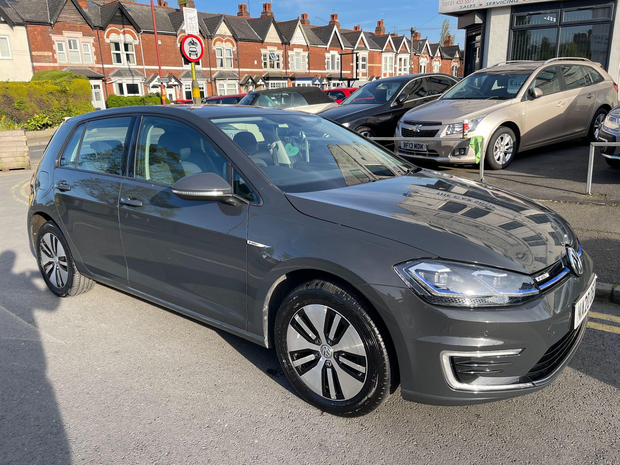 Volkswagen E-Golf view 7
