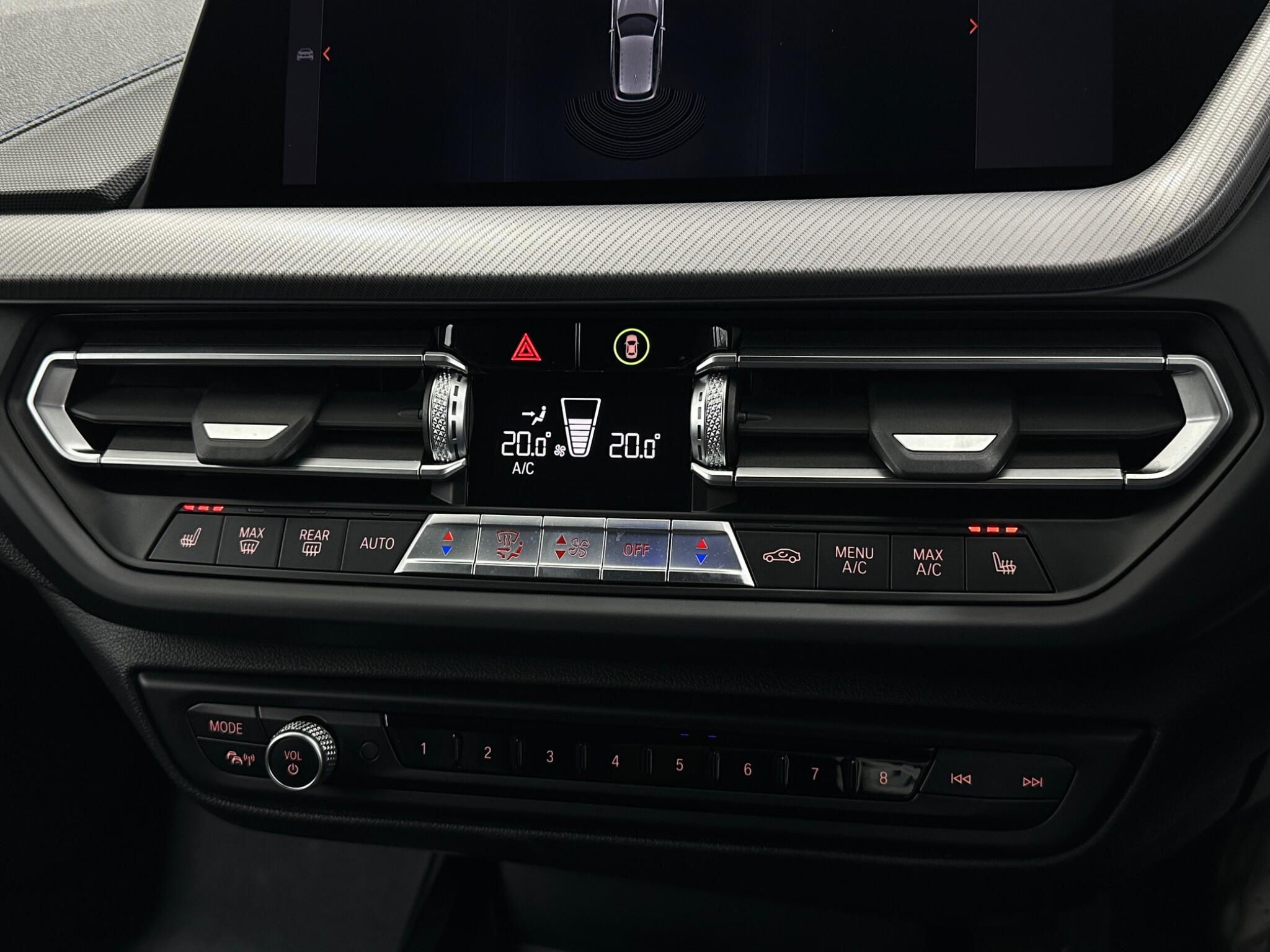 BMW 1 Series view 24