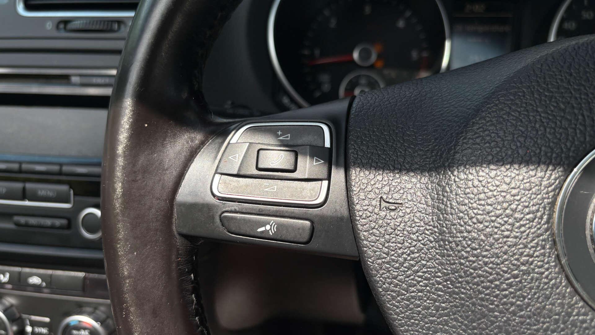 Volkswagen Golf view 23