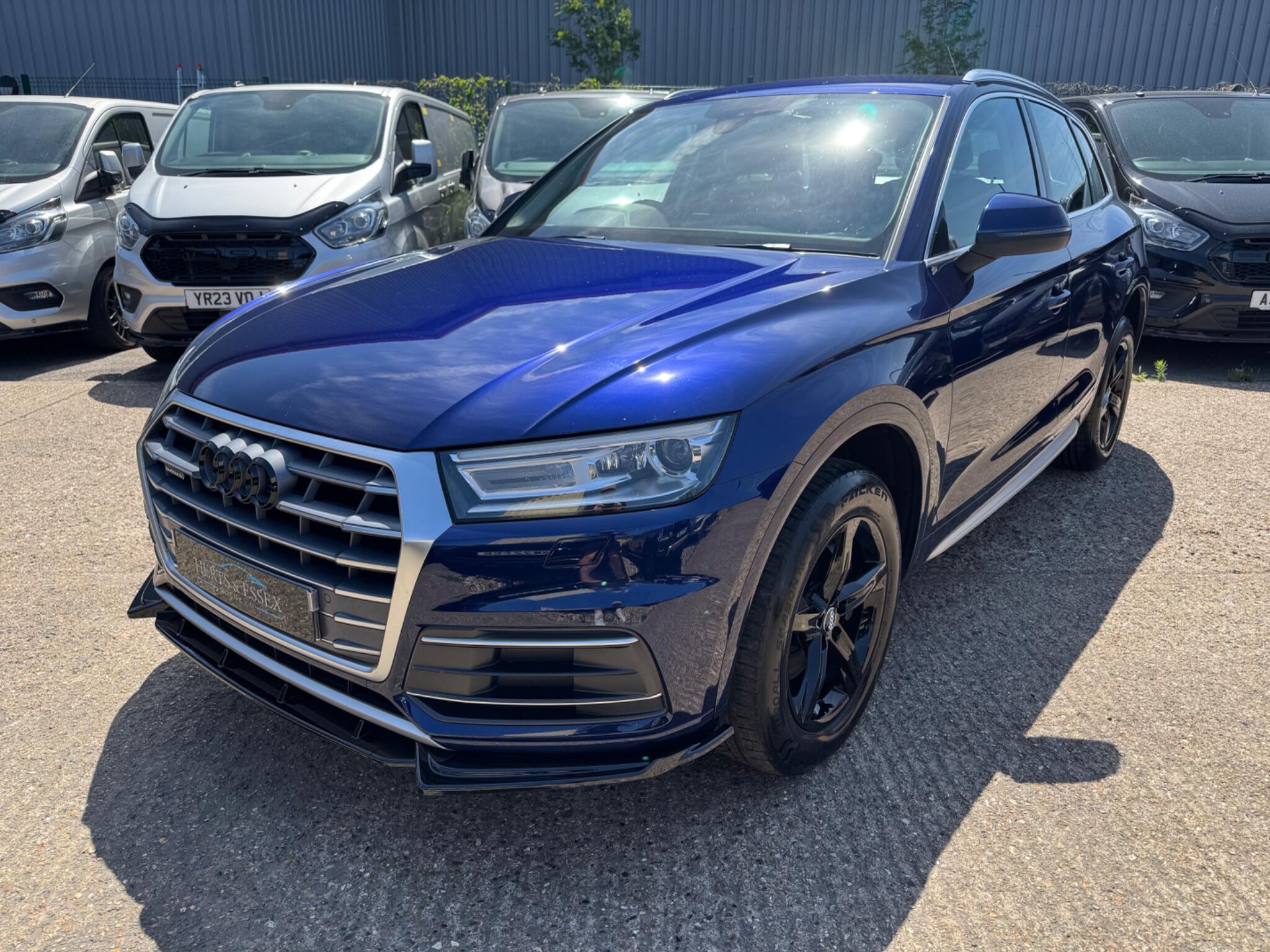 Audi Q5 view 3