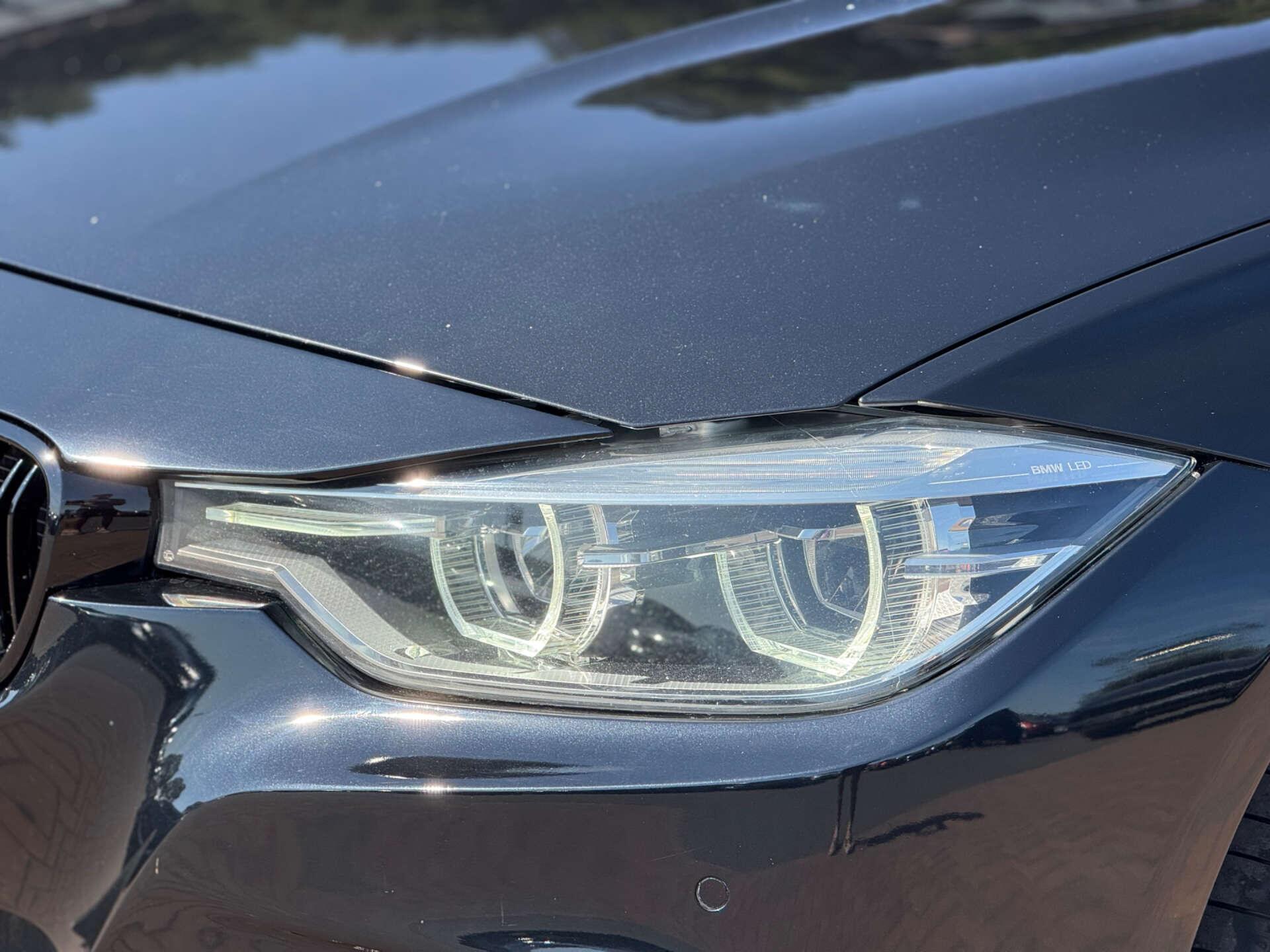 BMW 3 Series view 5