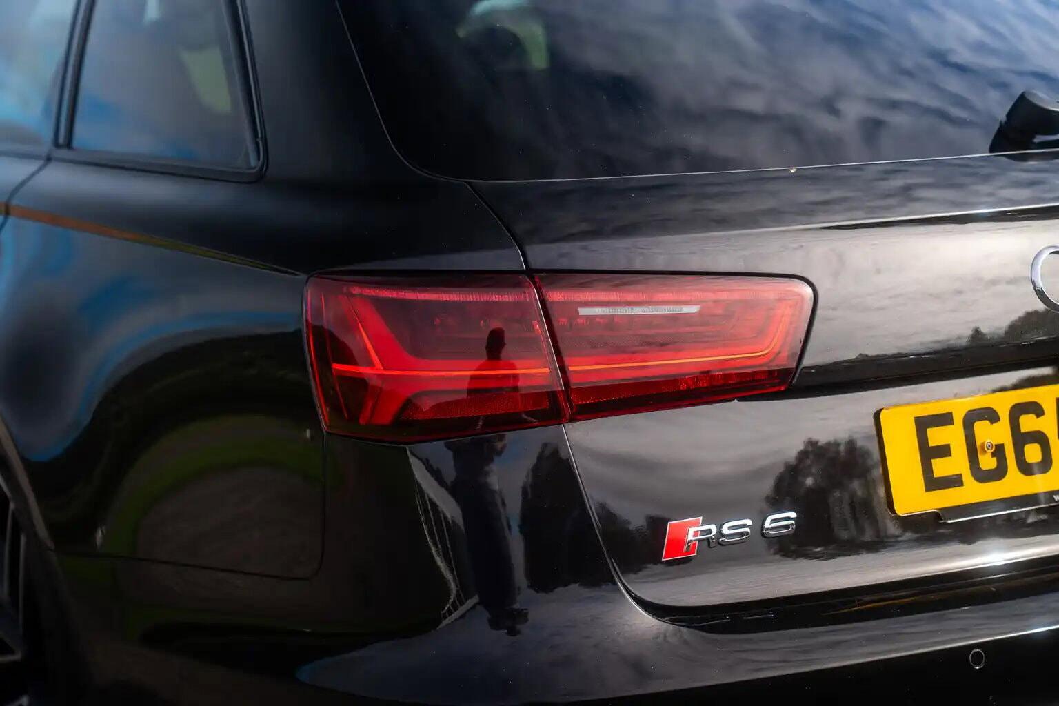 Audi RS6 view 16