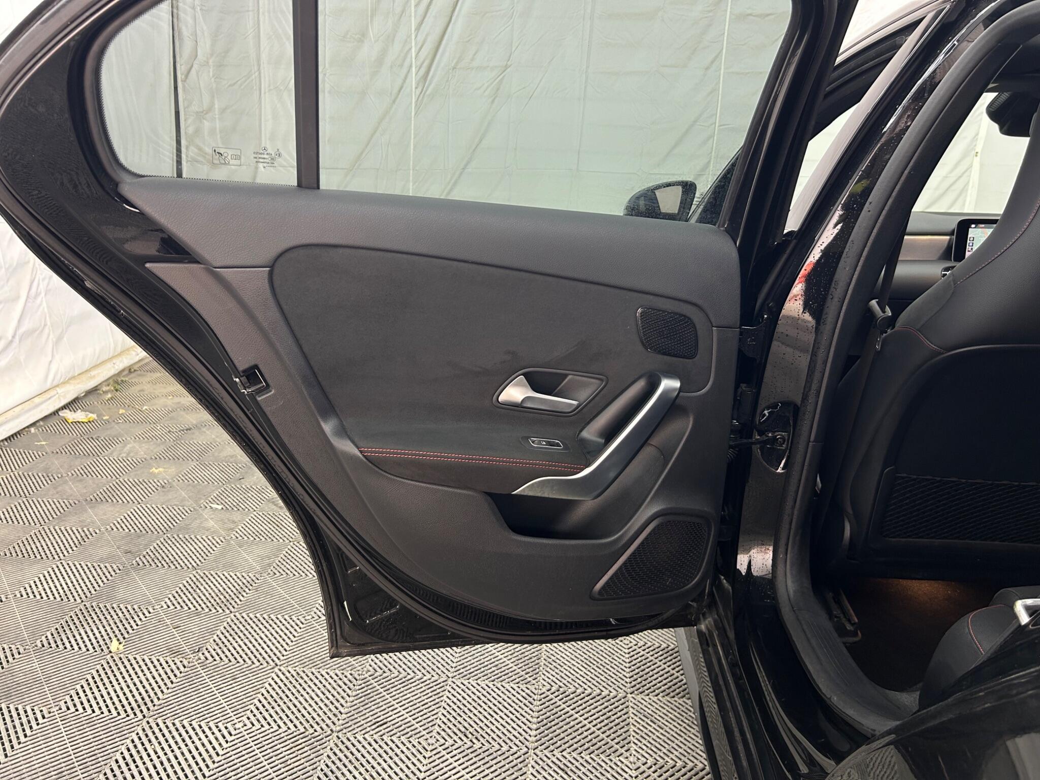 Mercedes-Benz A-Class view 31