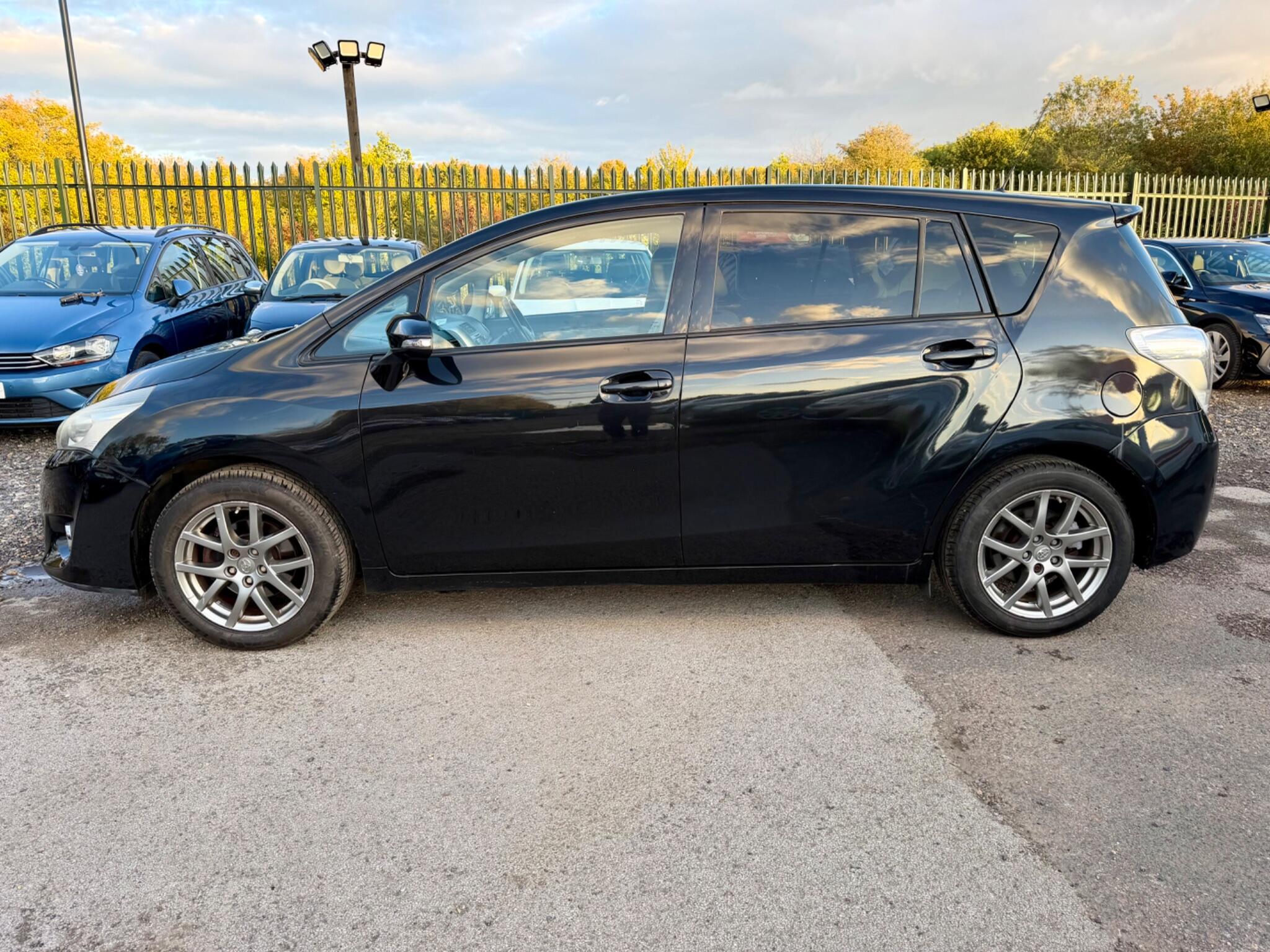 Toyota Verso view 13