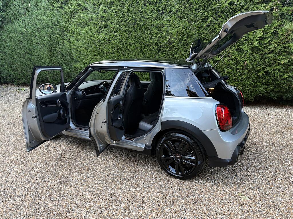 Mini Hatch view 46