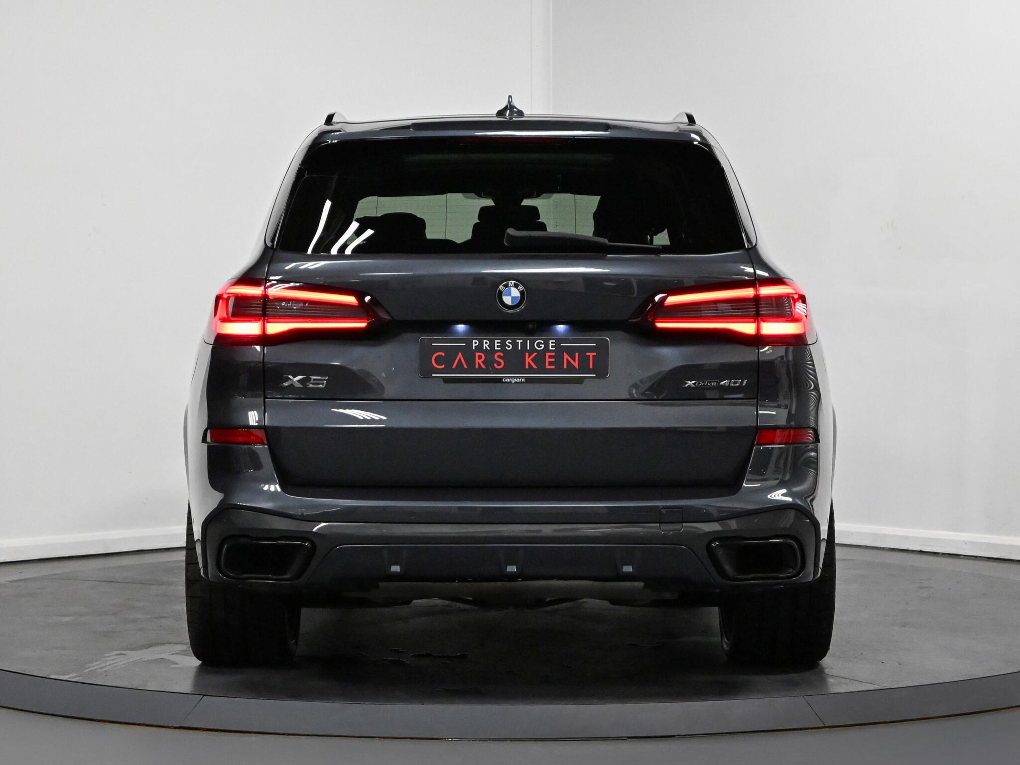 BMW X5 view 21