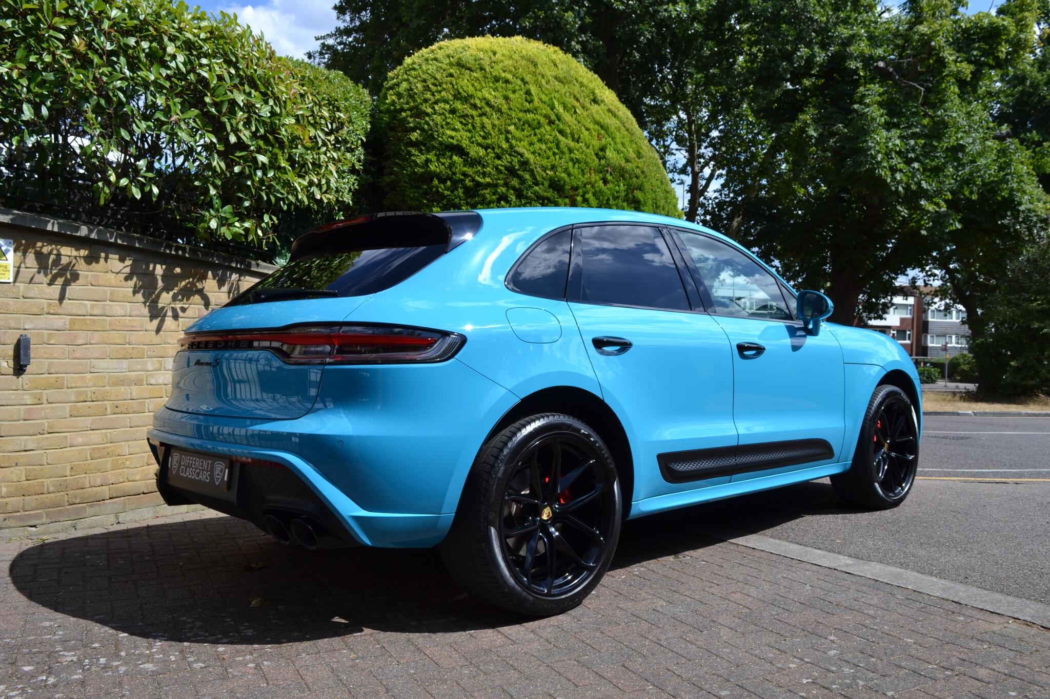 Porsche Macan view 26