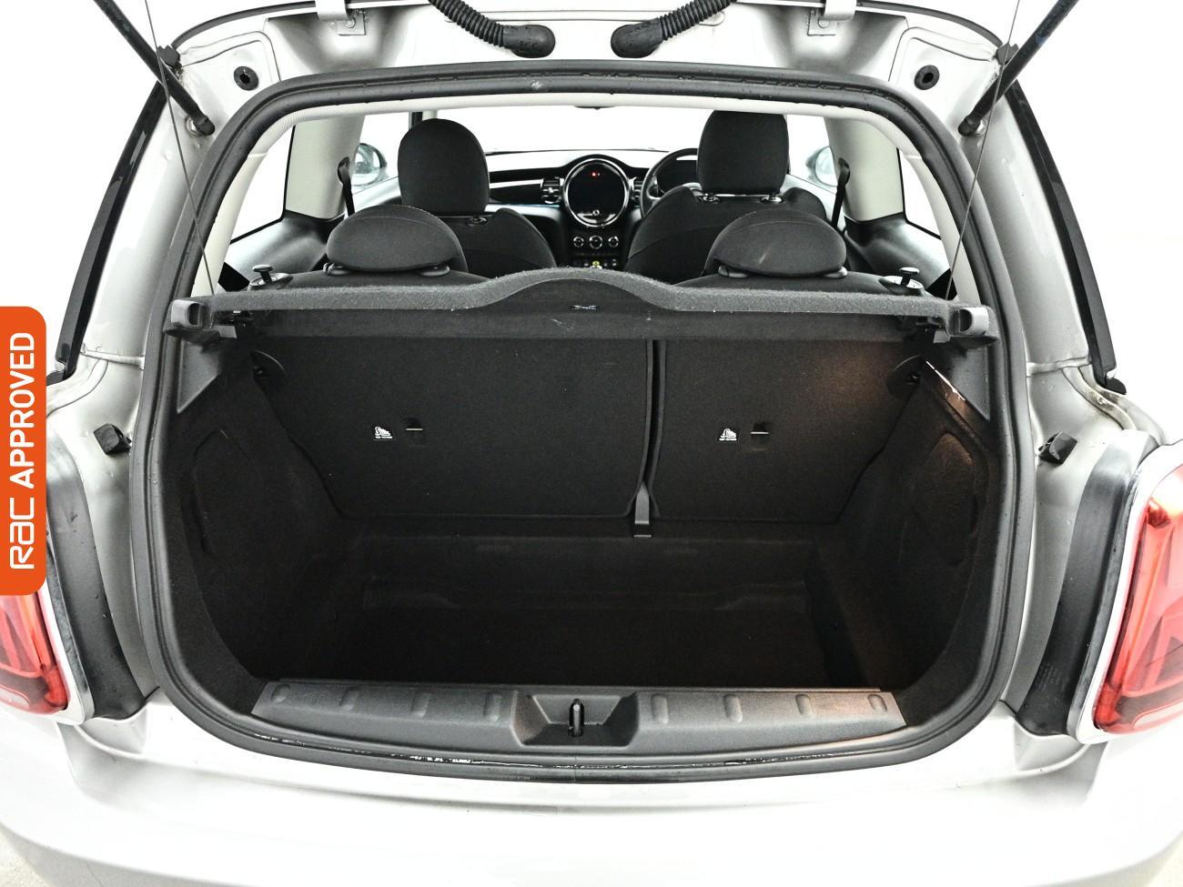 Mini Hatch view 26