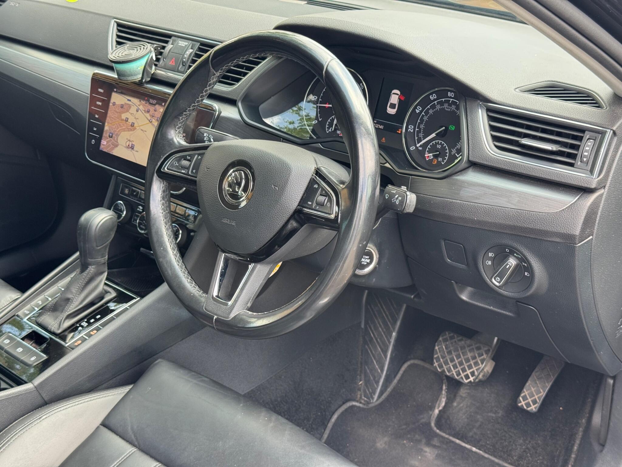 Skoda Superb view 41