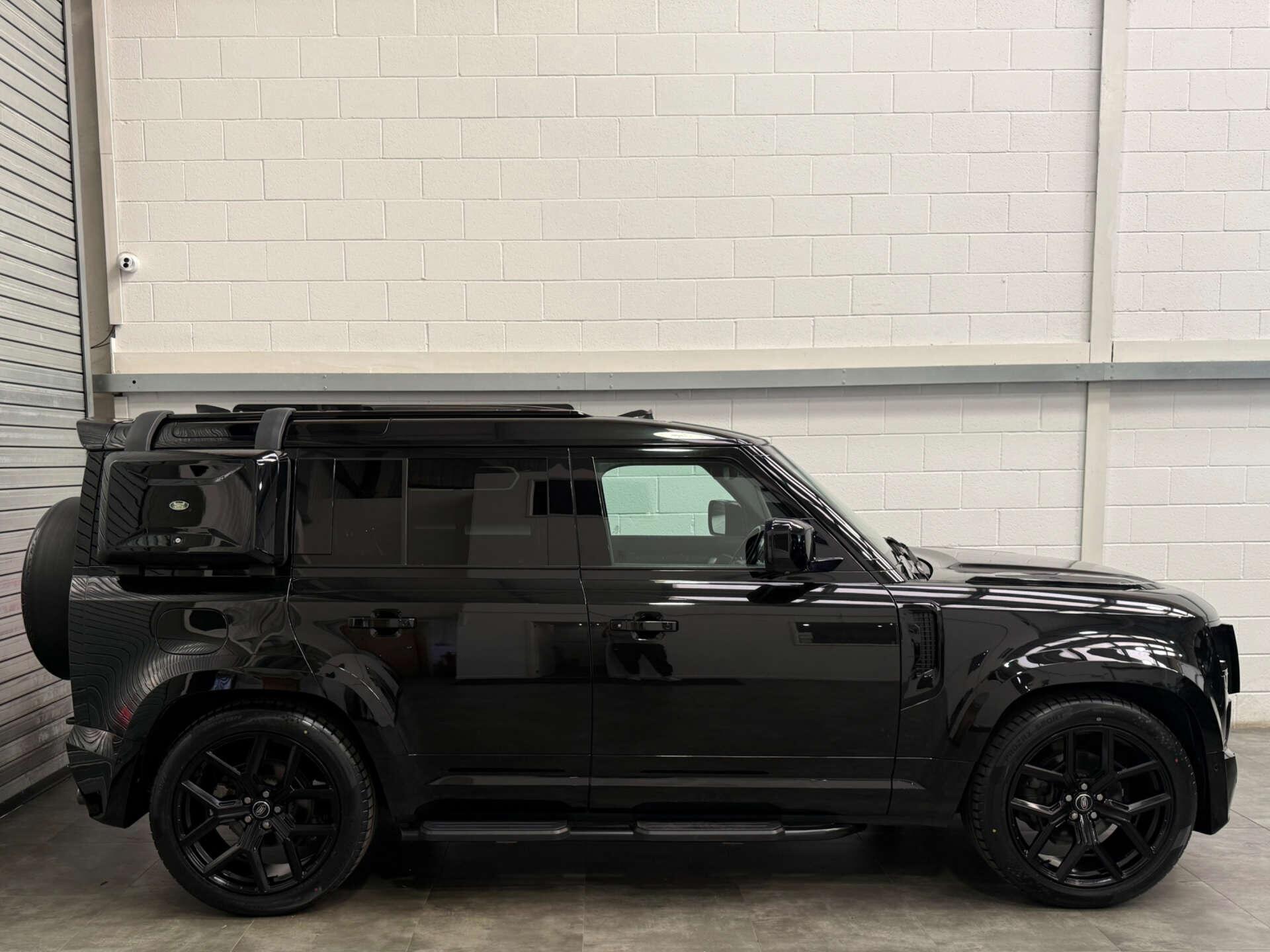 Land Rover Defender view 4
