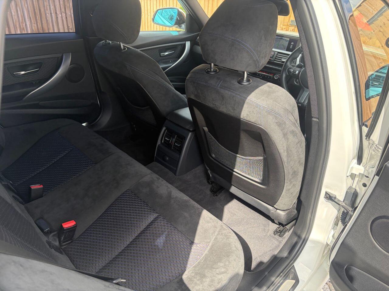 BMW 3 Series view 26