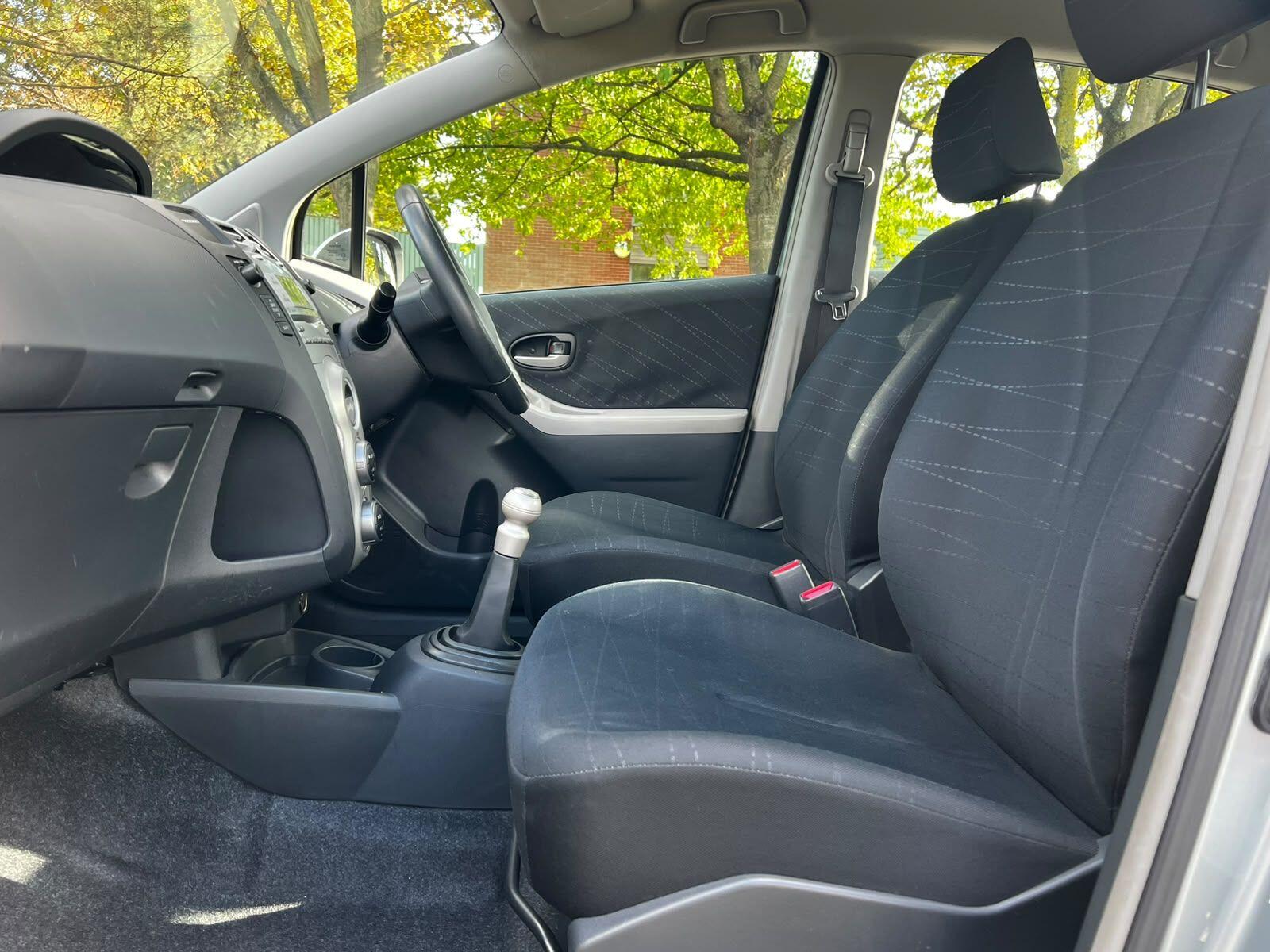 Toyota Yaris view 16