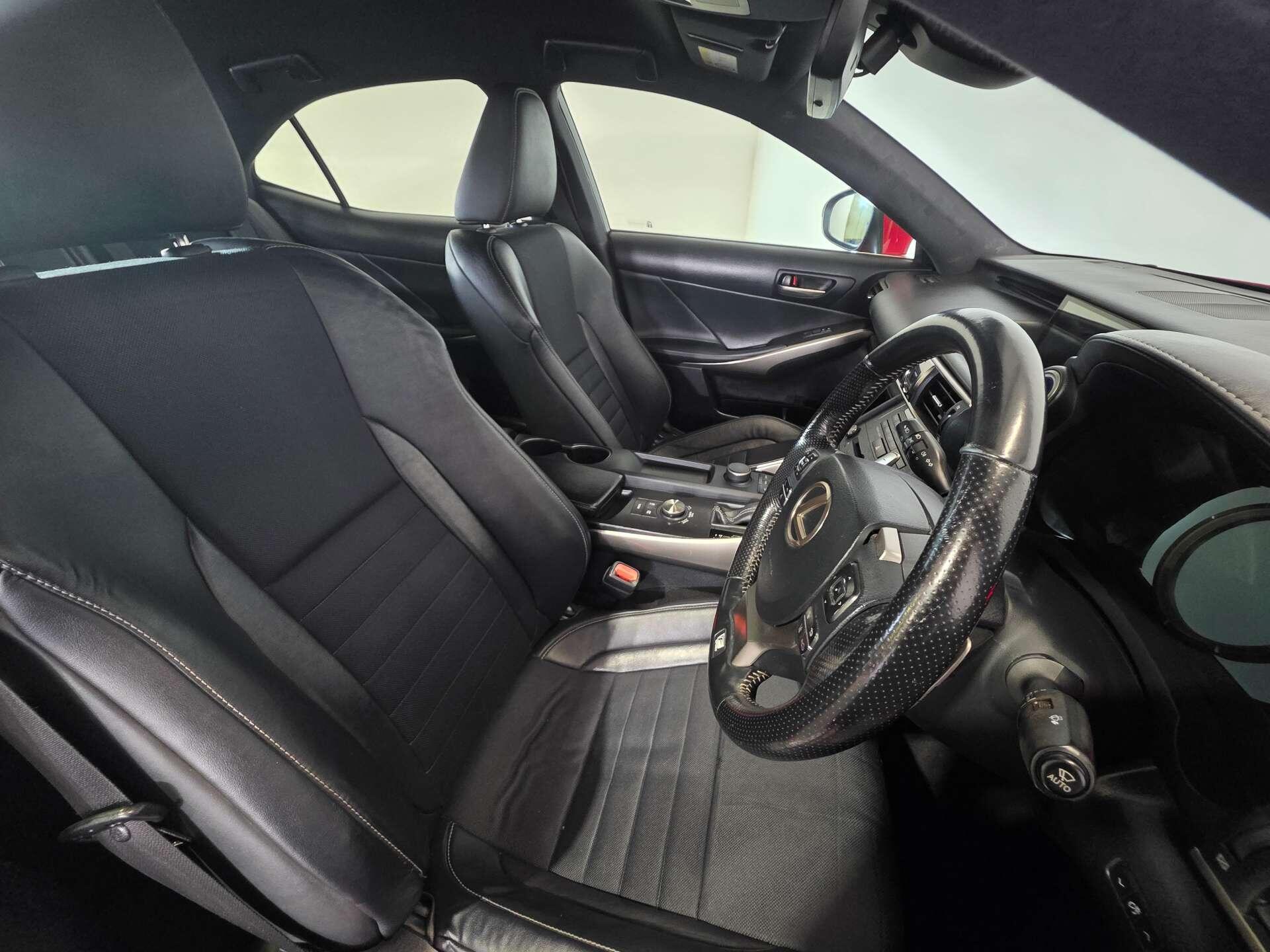 Lexus Is view 12