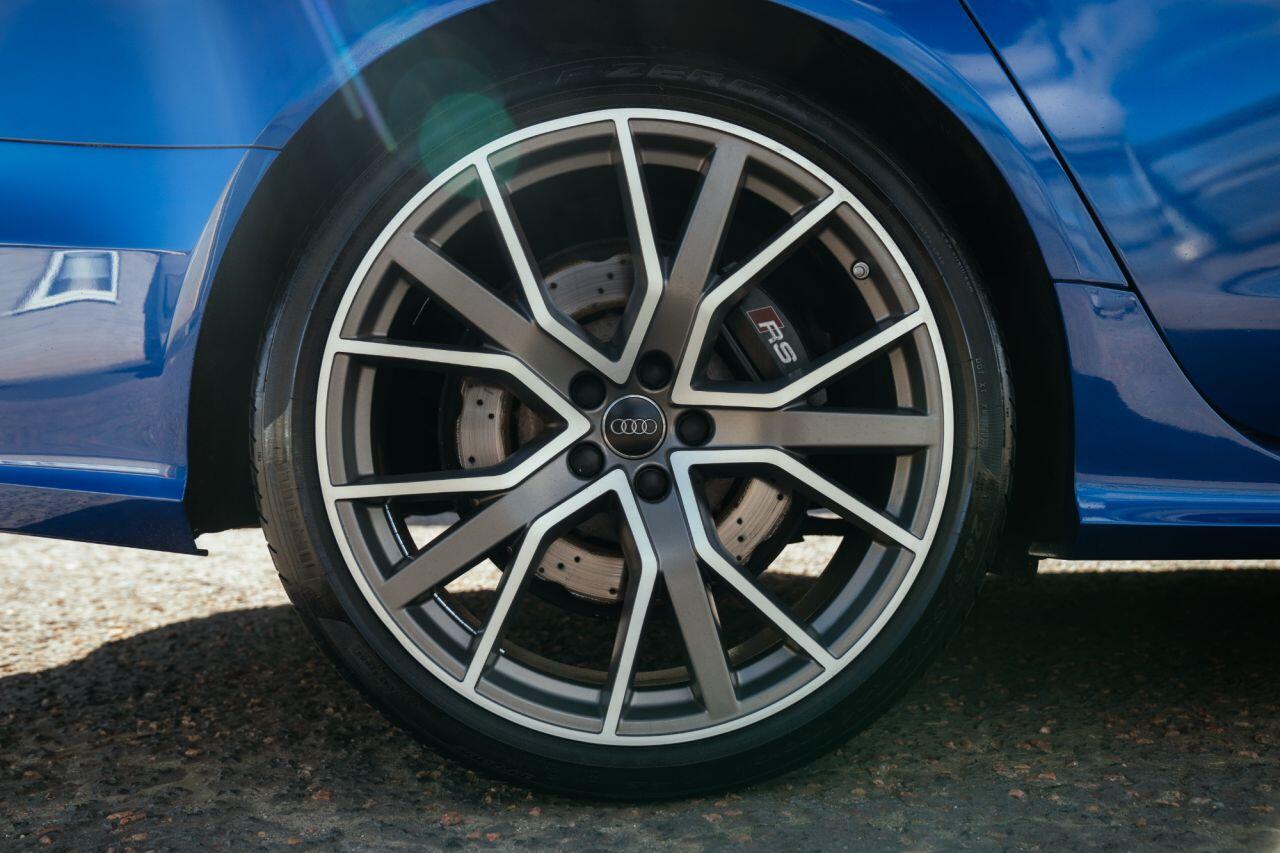 Audi RS6 view 34