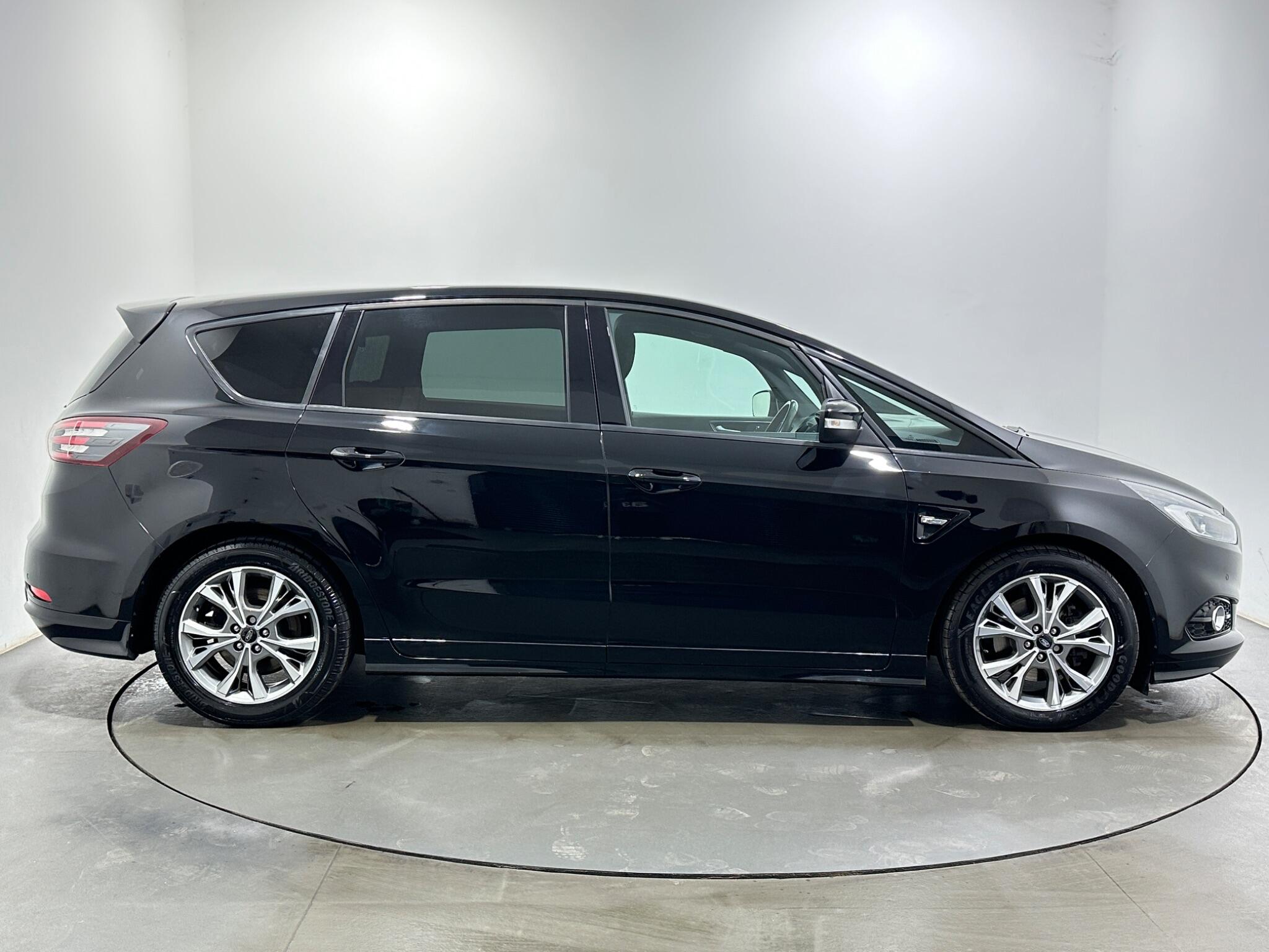 Ford S-Max view 9