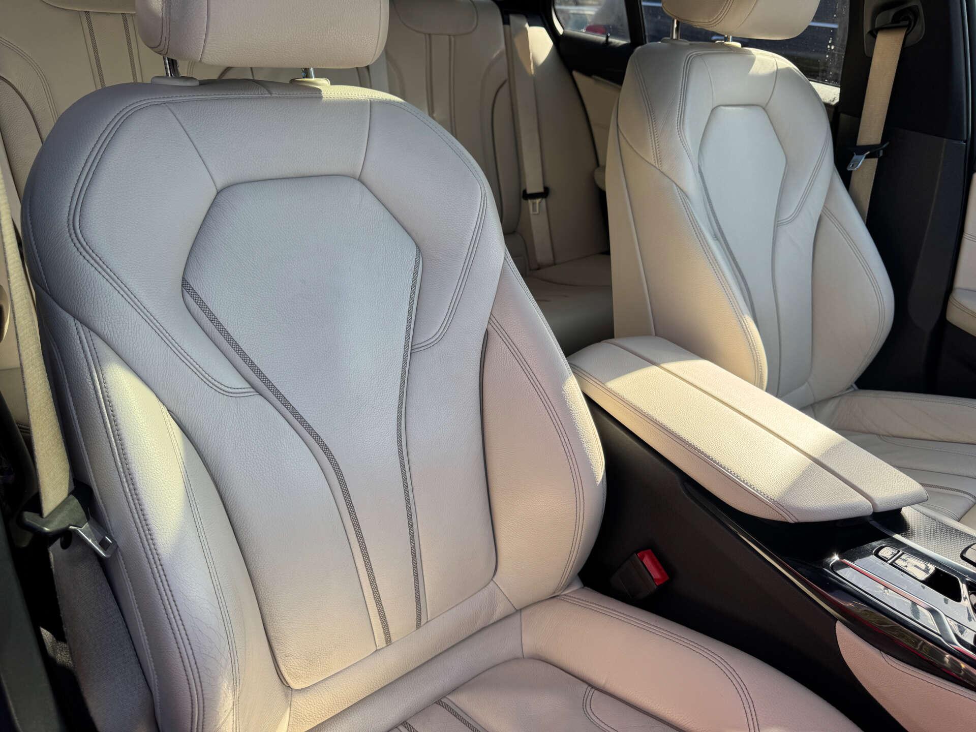 BMW 5 Series view 3